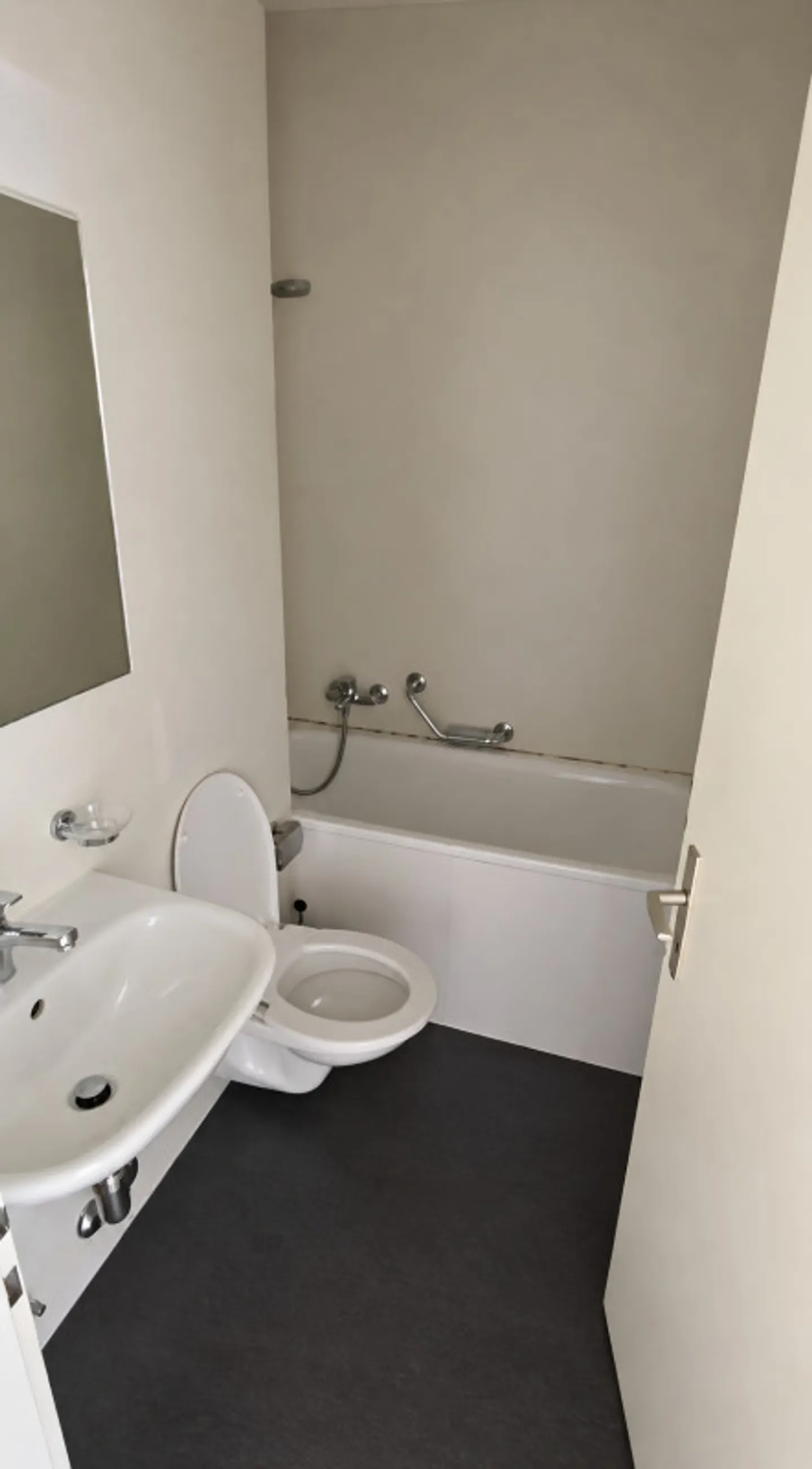 BEAUTIFUL 4-ROOM APARTMENT IN MEYRIN - Photo 7 of 7
