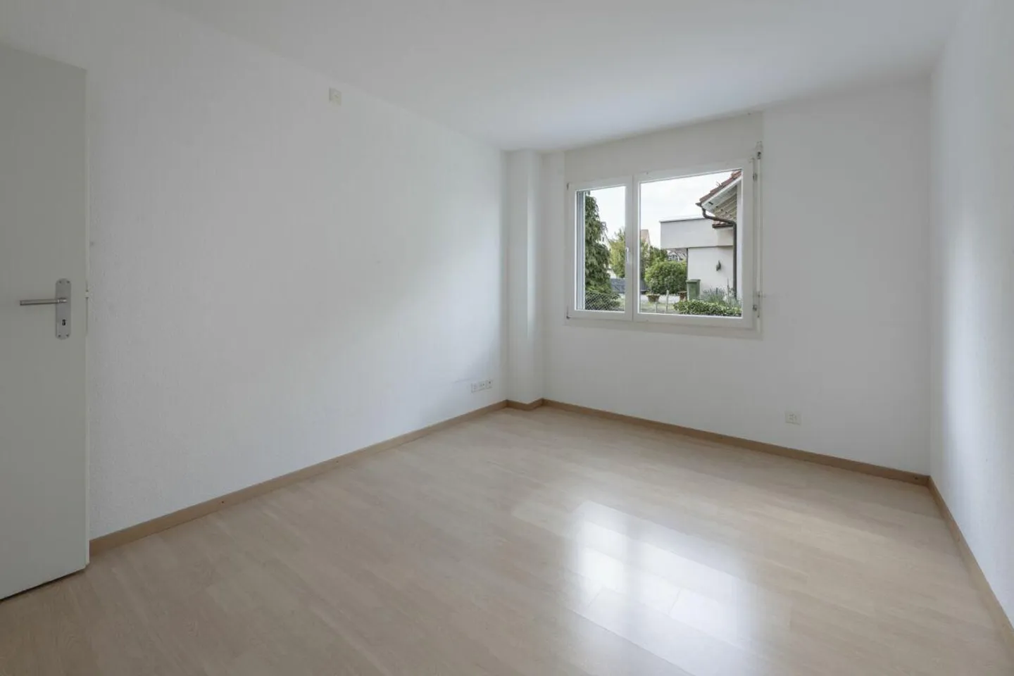 Appartement de jardin spacieux - à quelques pas de la gare d'Oberrieden - Photo 5 sur 13