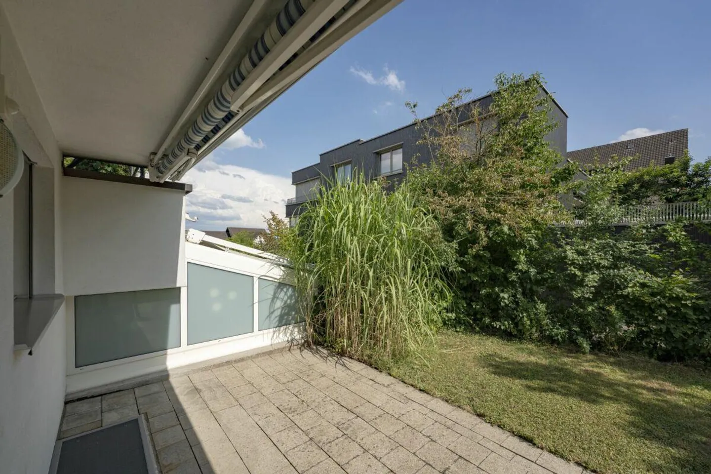 Appartement de jardin spacieux - à quelques pas de la gare d'Oberrieden - Photo 10 sur 13