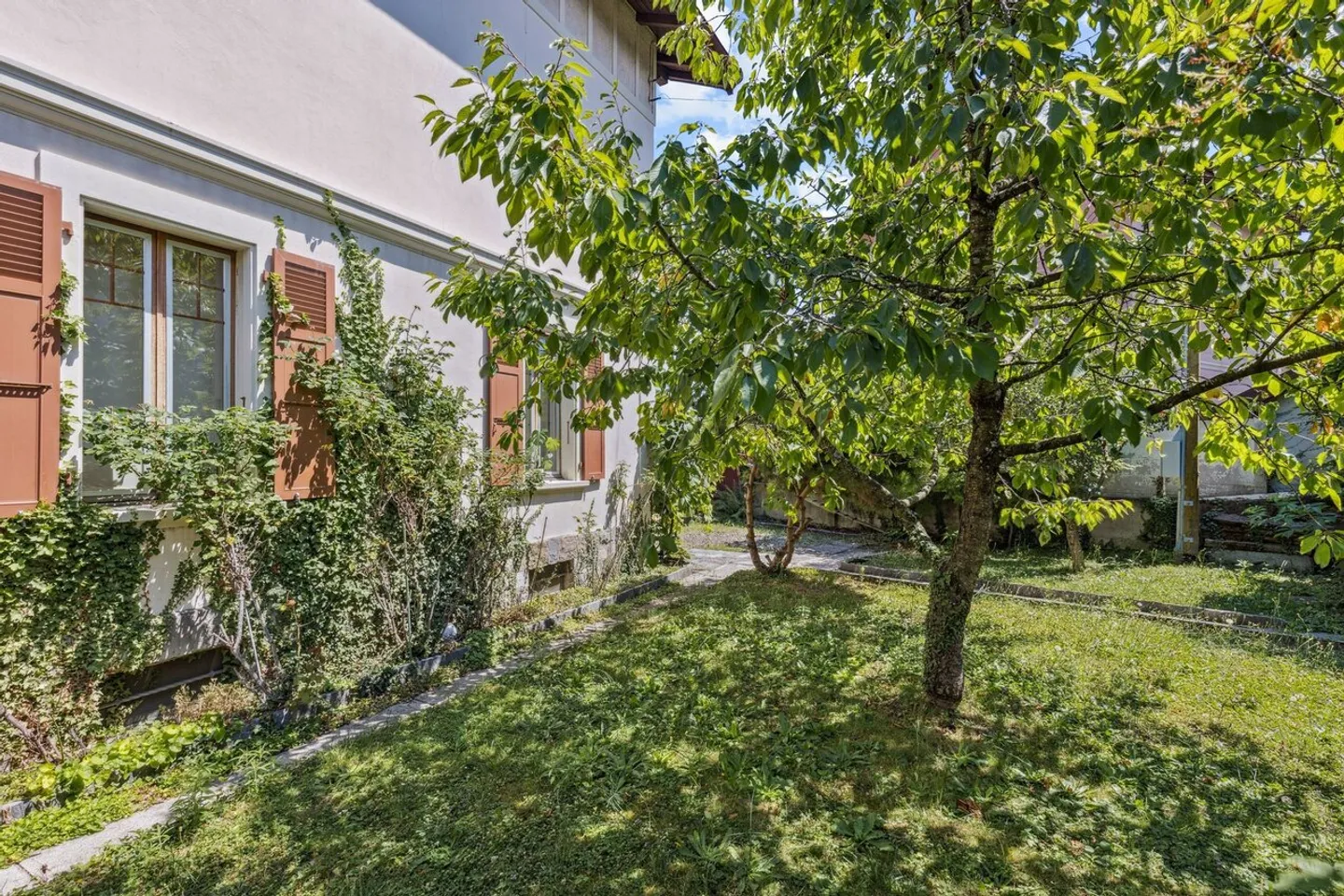 8-Zimmer-Haus in der Nähe des Bahnhofs und des Zentrums - Foto 14 von 14