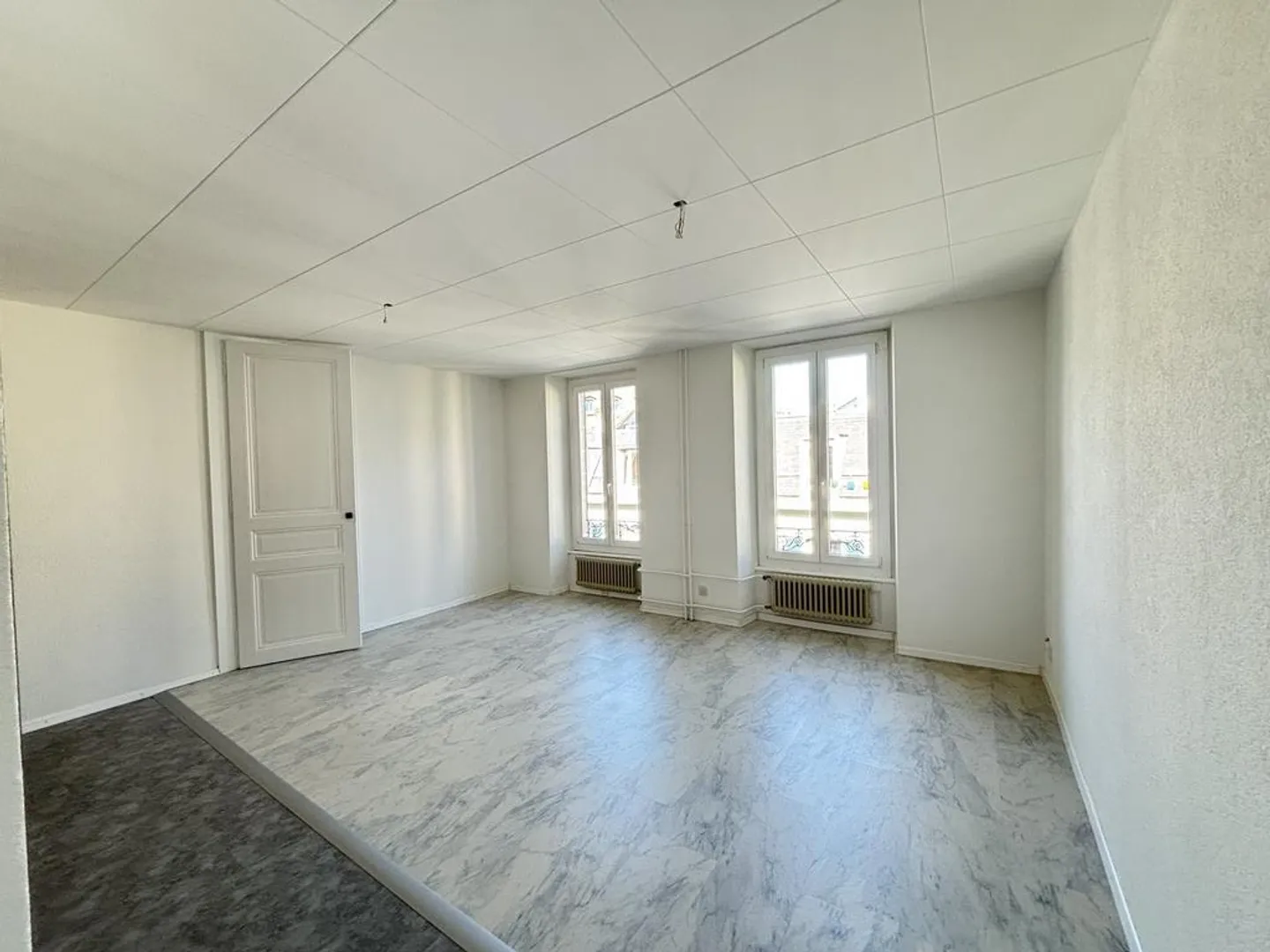 Große 3-Zimmer-Wohnung im Zentrum von Lausanne - Foto 2 von 7