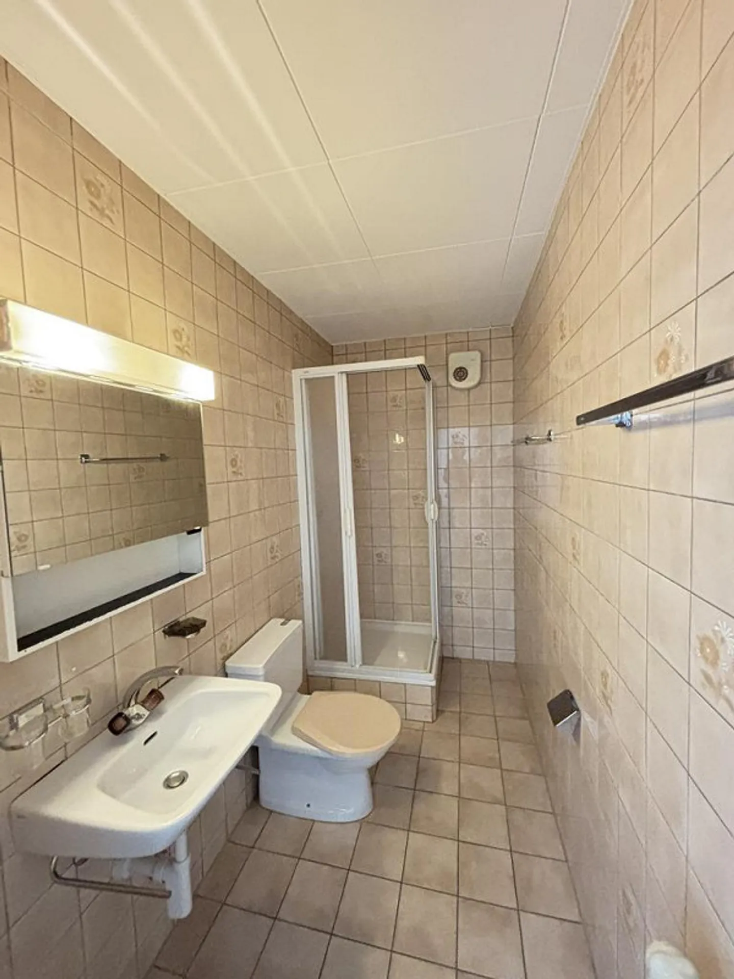 Große 3-Zimmer-Wohnung im Zentrum von Lausanne - Foto 7 von 7