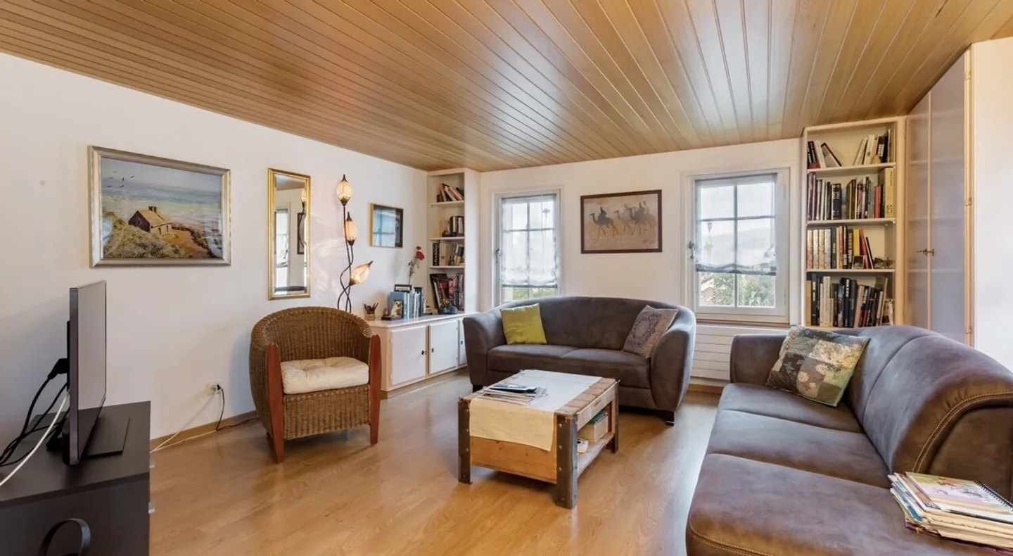 GREAT APARTMENT IN A QUIET LOCATION! - Photo 1 of 6