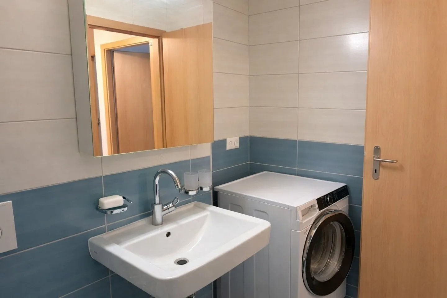 Apartment with 3.5 Rooms - Photo 8 of 11