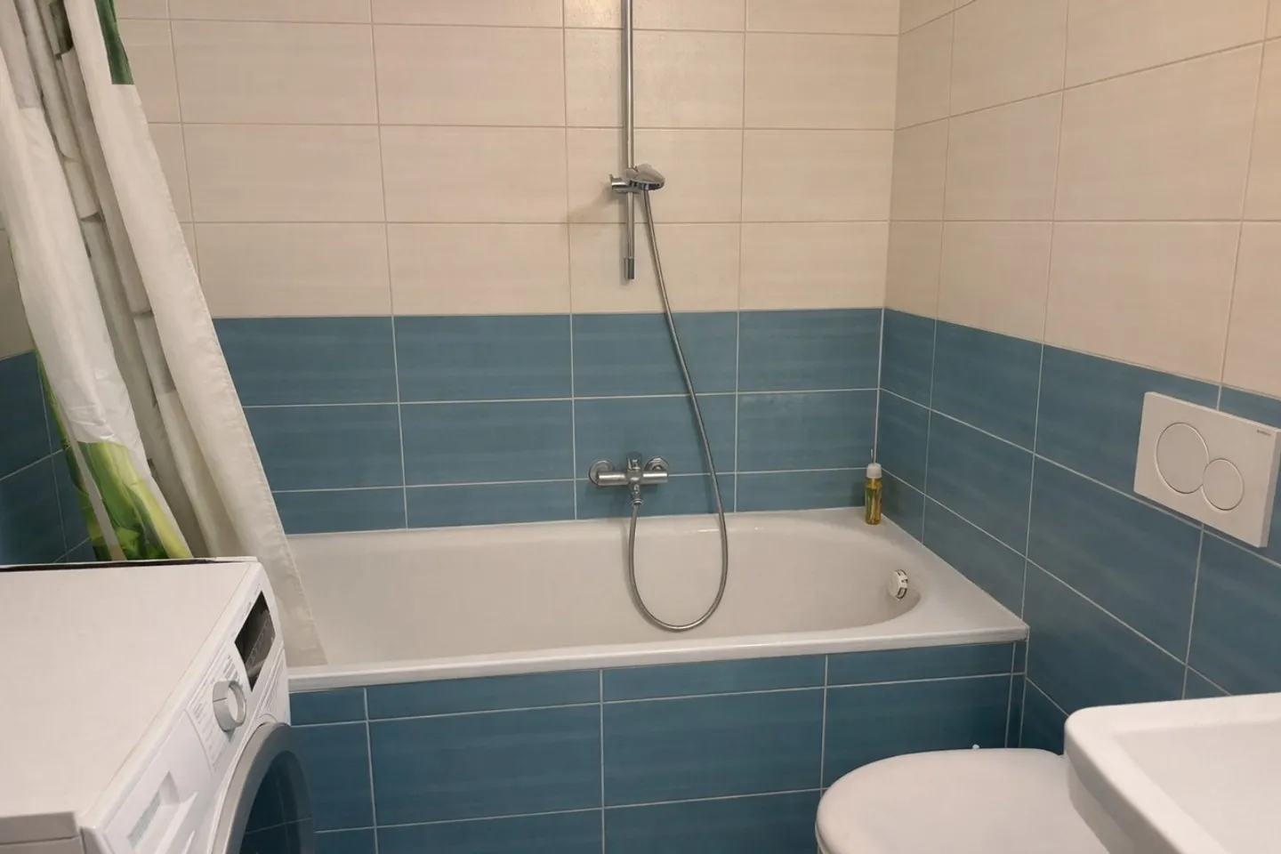 Apartment with 3.5 Rooms - Photo 9 of 11