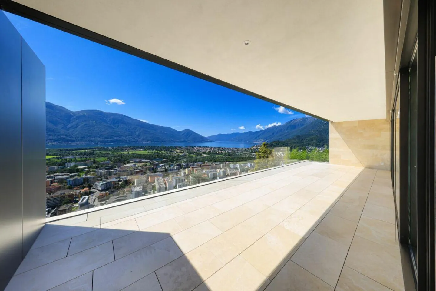 LOCARNO MONTI - Luxurious apartment with lake view - Photo 9 of 9