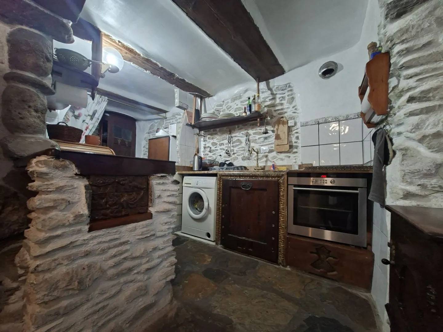 Schönes Einfamilienhaus mit einem unabhängigen 3.5-Zimmer-Wohnung darüber - Foto 3 von 13