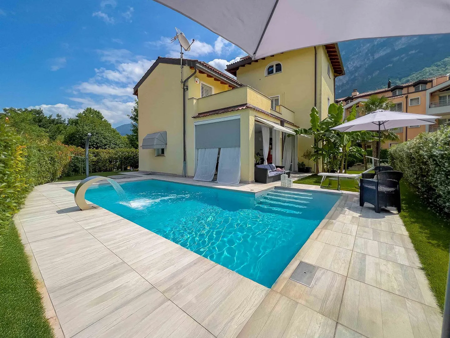 Villa spaziosa con giardino e piscina a Riva San Vitale - Foto 11 di 15