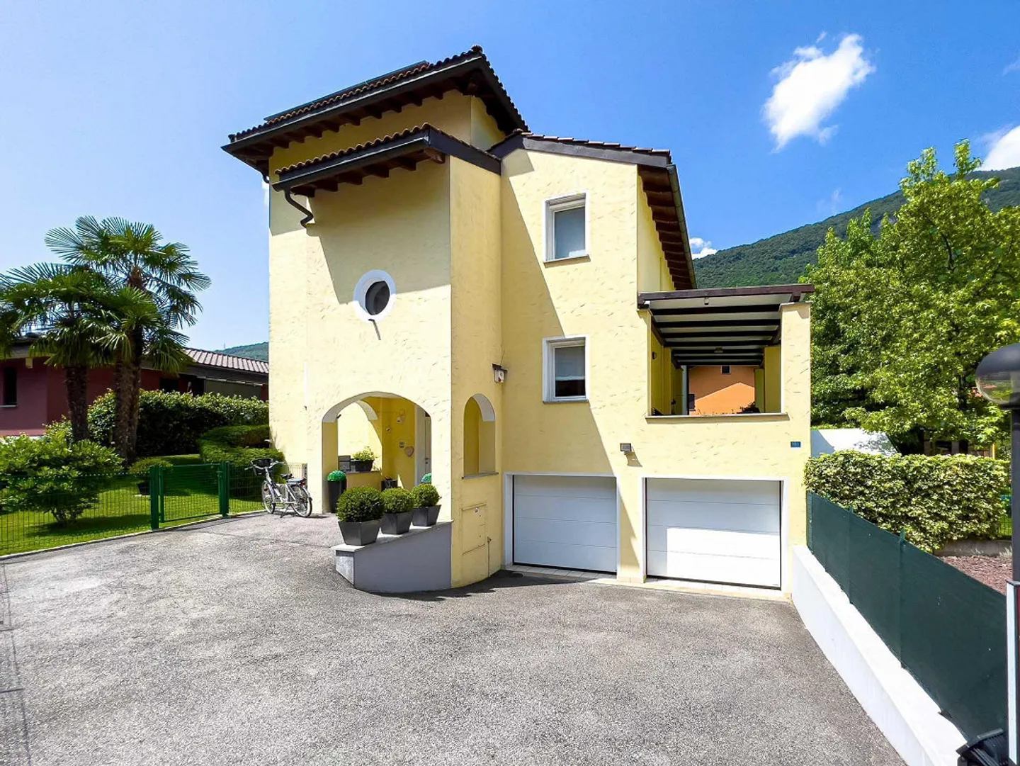 Villa spaziosa con giardino e piscina a Riva San Vitale - Foto 12 di 15