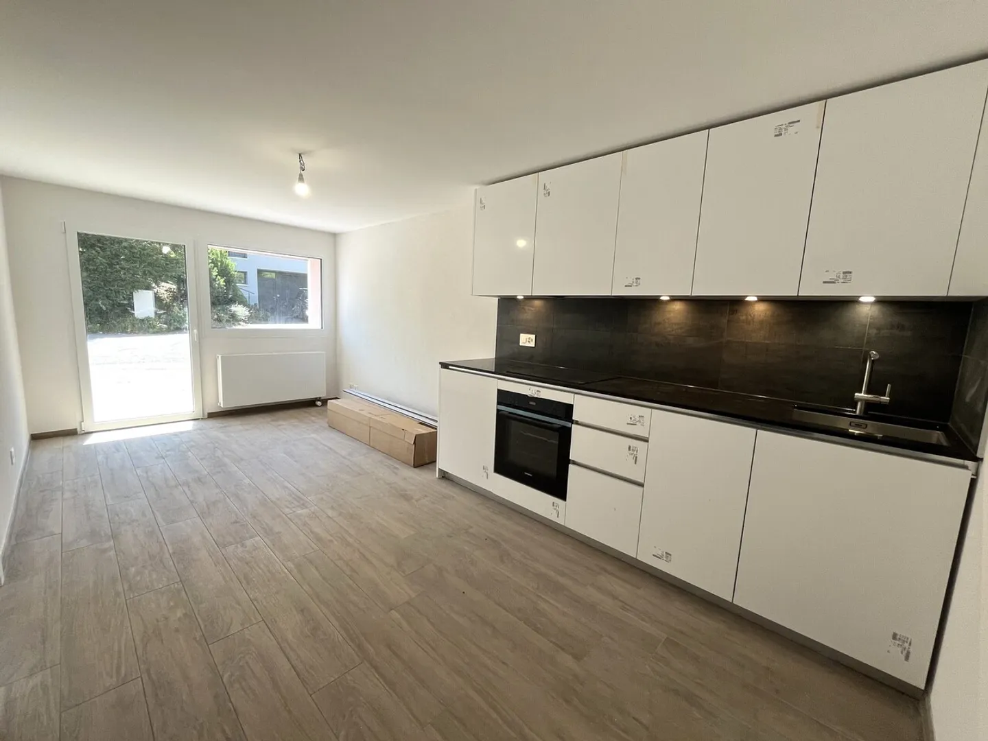 Bellissimo appartamento di 2 stanze con terrazza a Yens - Foto 1 di 8