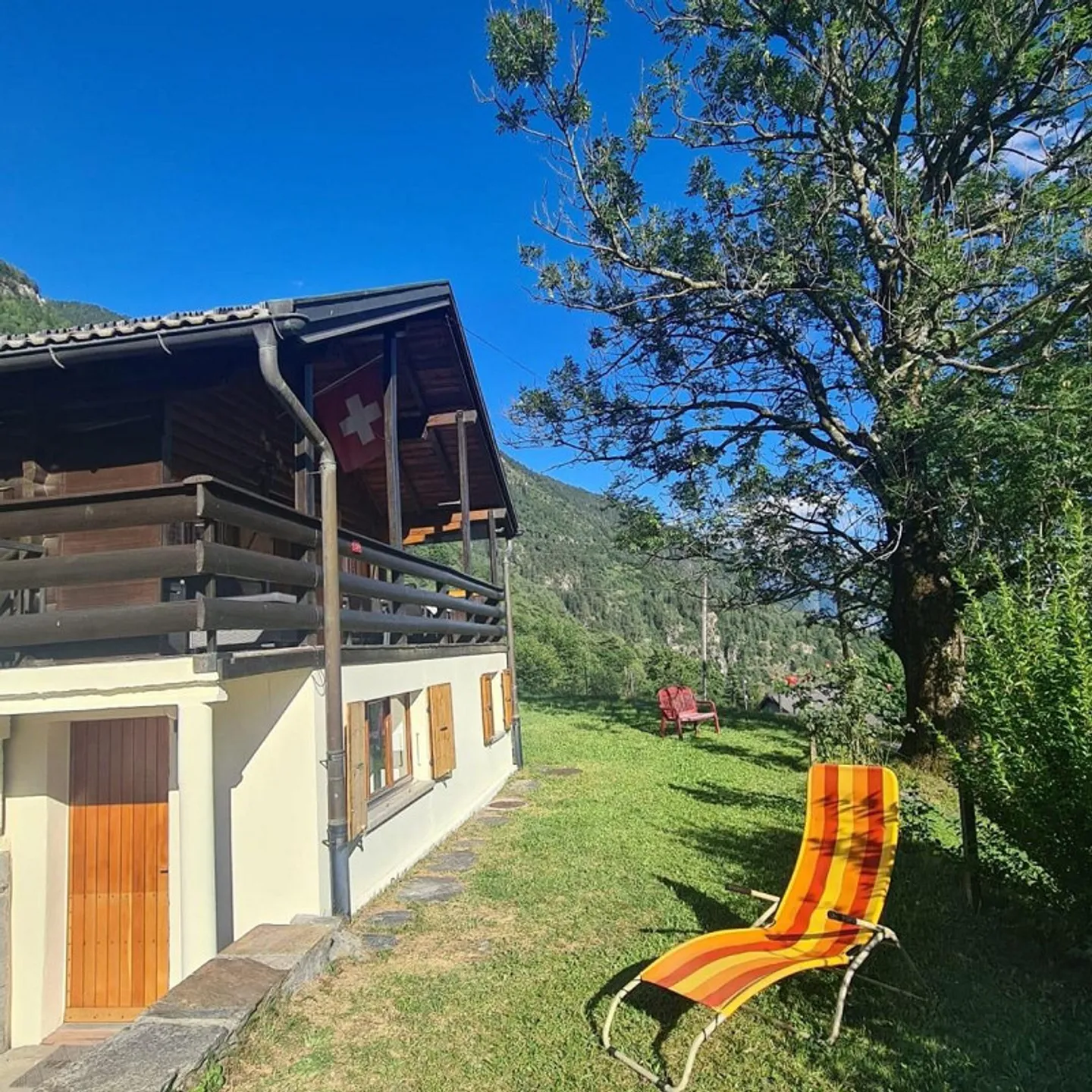 4-Room Chalet with 2 Room Apartment, Garden, Very Quiet... - Photo 20 of 35