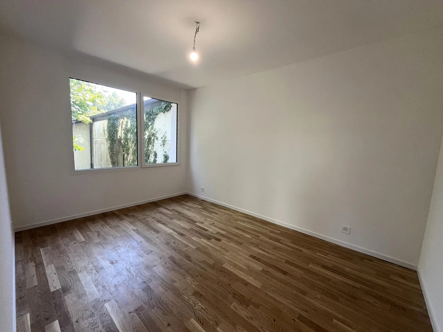 Bellissimo appartamento di 2 stanze con terrazza a Yens - Foto 7 di 8