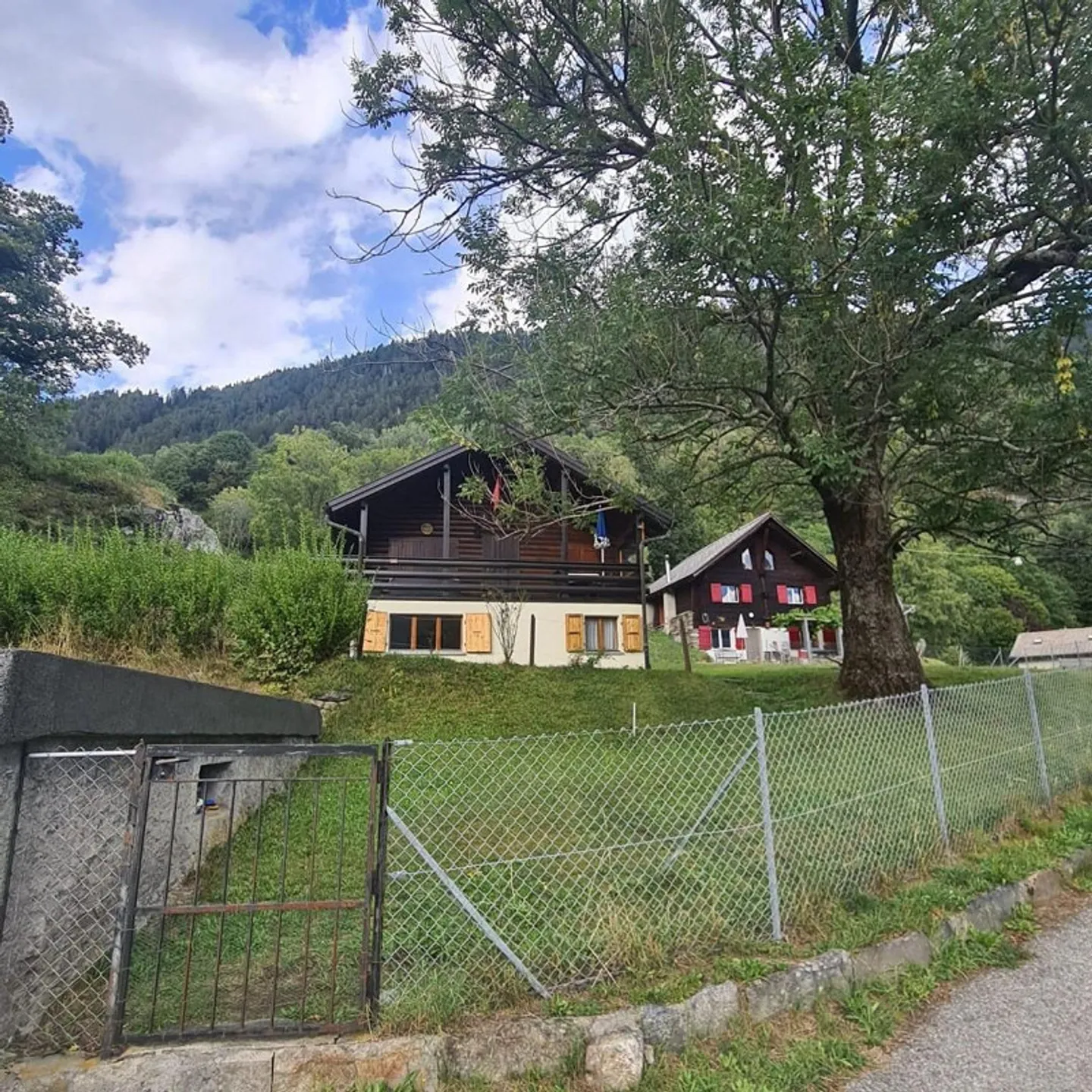 4-Room Chalet with 2 Room Apartment, Garden, Very Quiet... - Photo 32 of 35