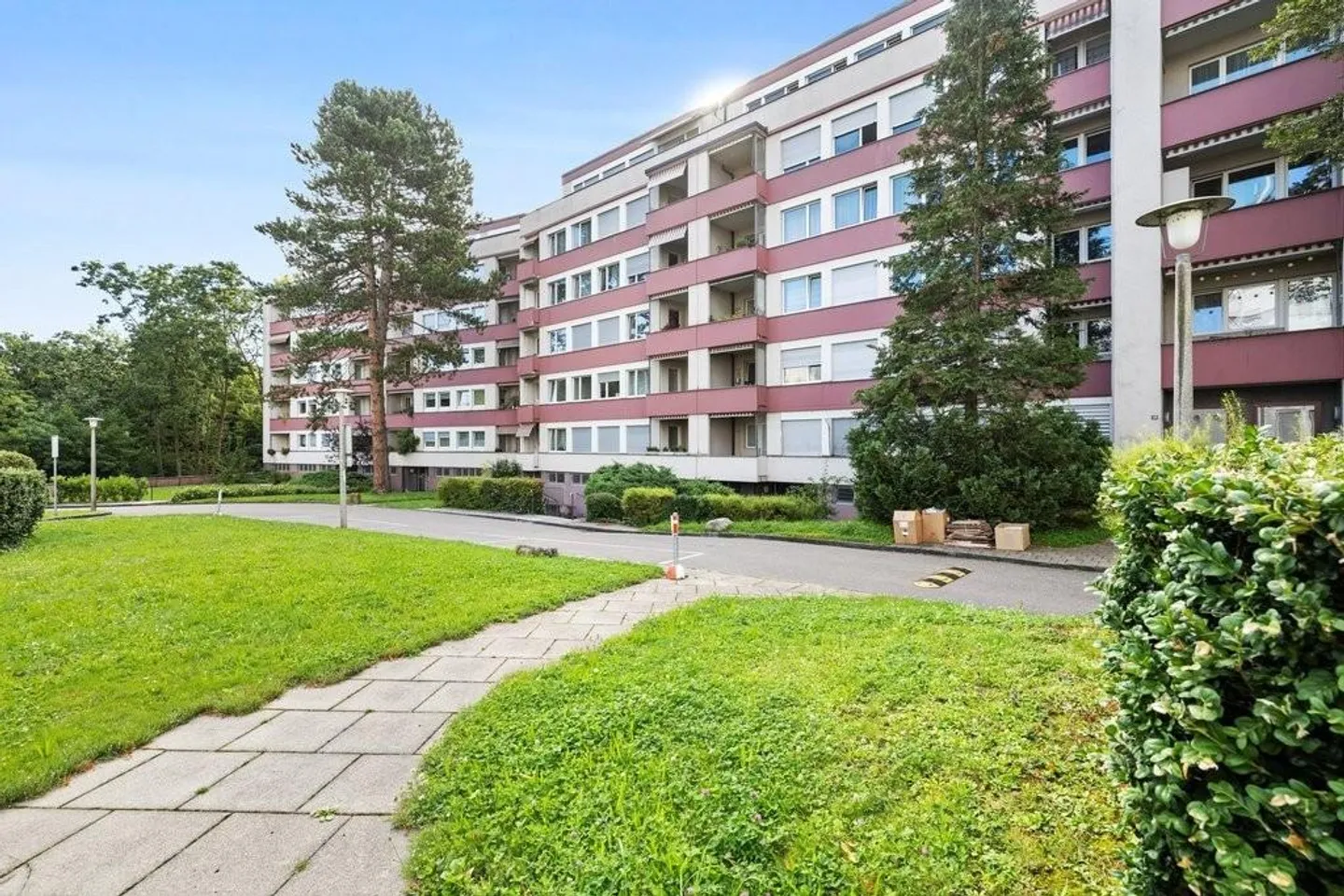 Vivere centralmente a Binningen vicino alla città - Foto 1 di 11