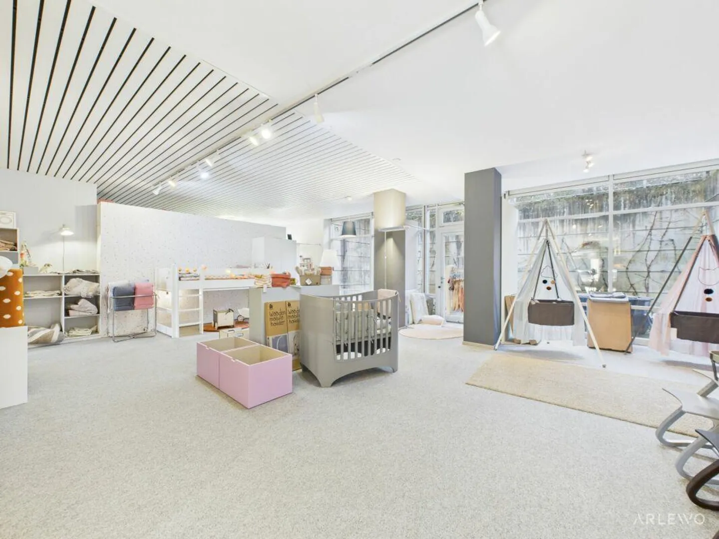 Present Ground Floor Space in Meggen - Photo 6 of 15