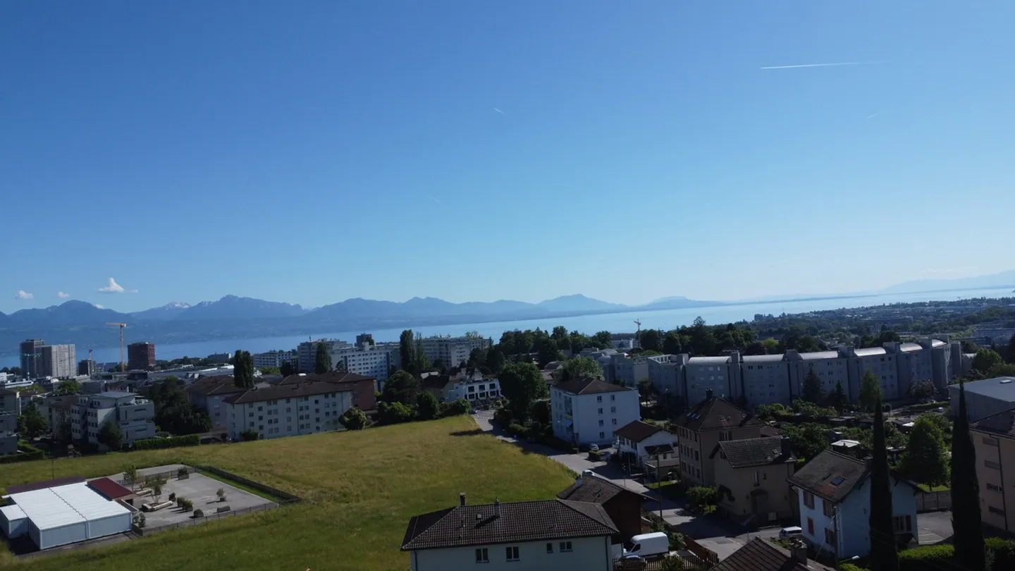 Bright Penthouse - Panoramic Terrace - Minergie - 3.5 Rooms - 120m² - Photo 3 of 7