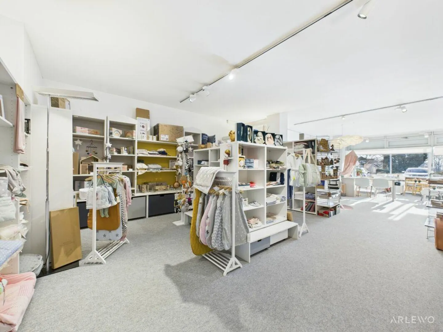 Present Ground Floor Space in Meggen - Photo 8 of 15