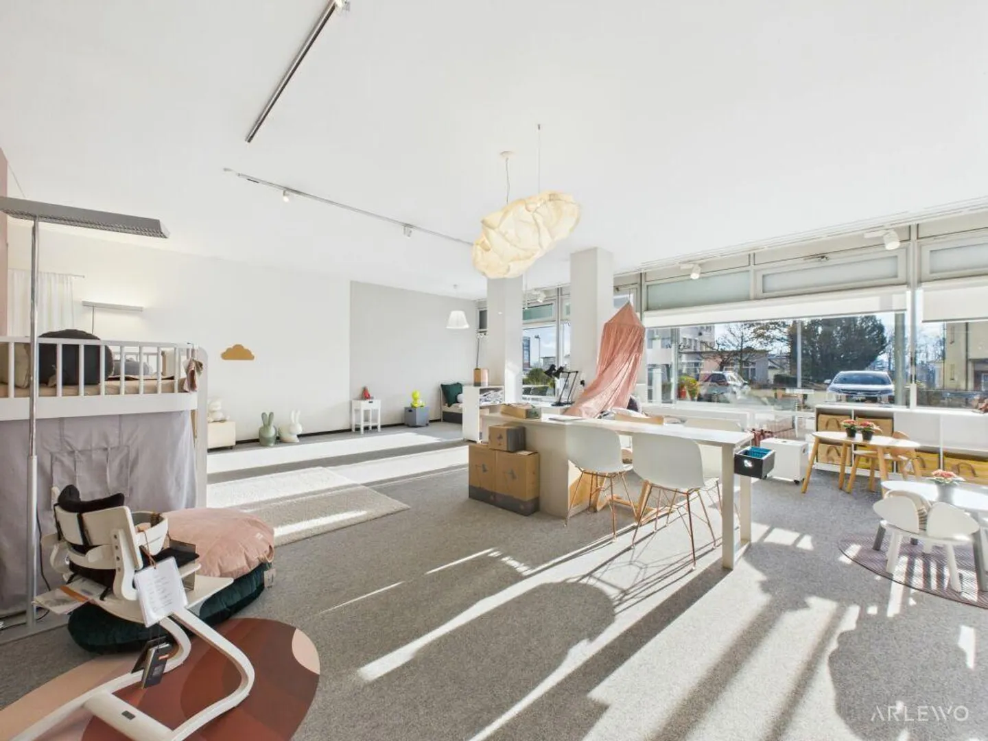 Present Ground Floor Space in Meggen - Photo 10 of 15