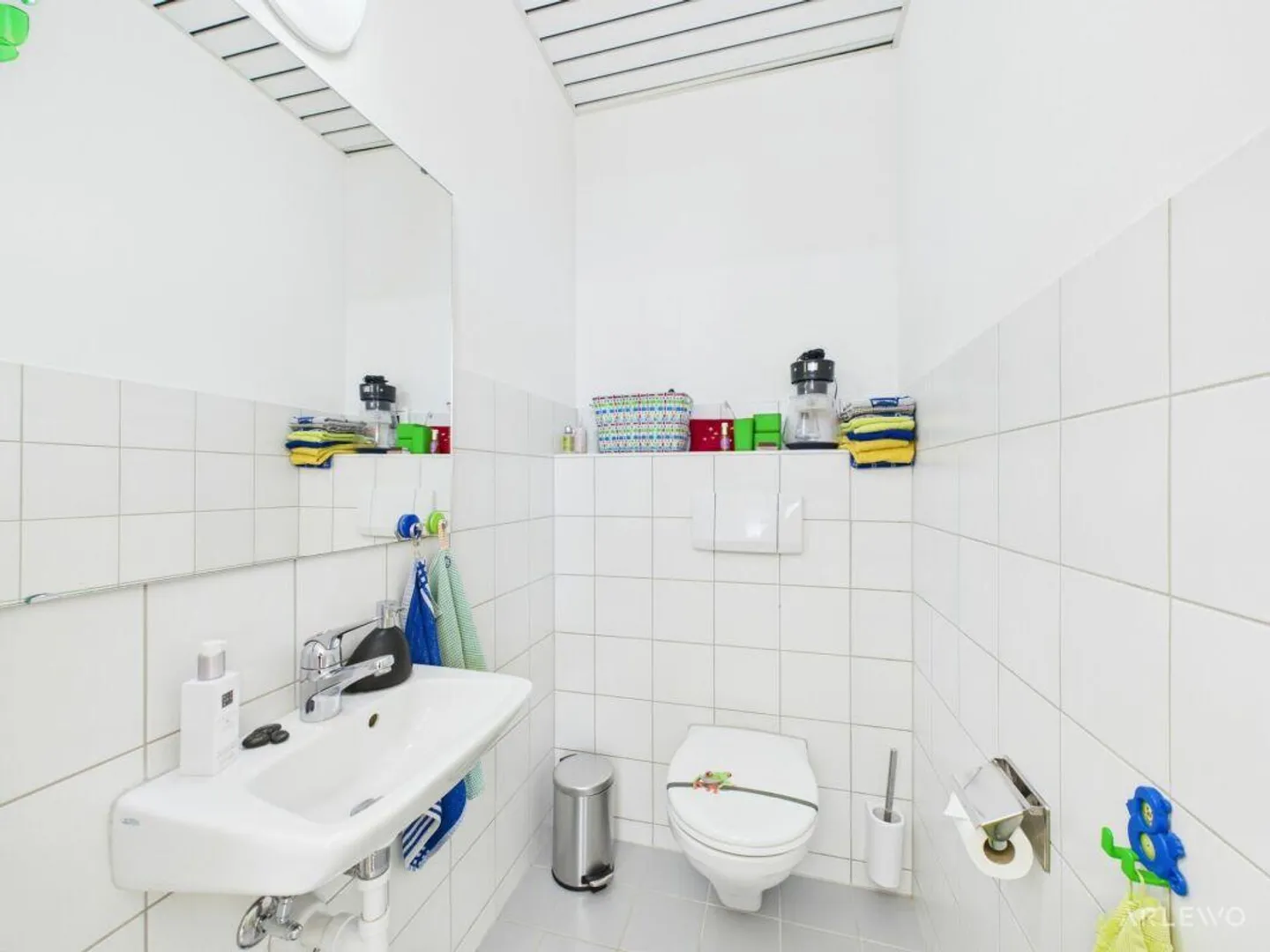 Present Ground Floor Space in Meggen - Photo 11 of 15