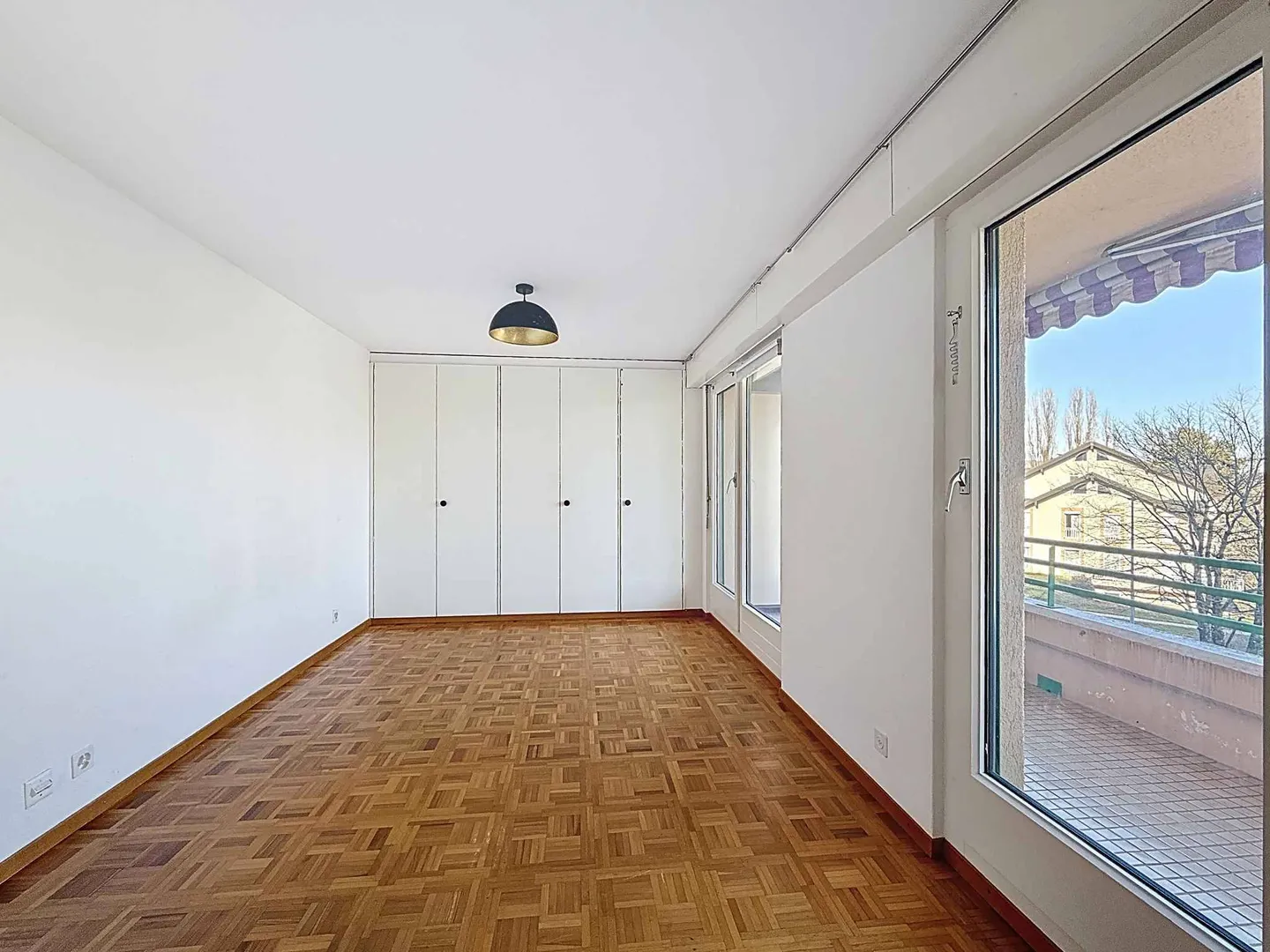 Ideale Lage Wohnung in Gland - Foto 4 von 11