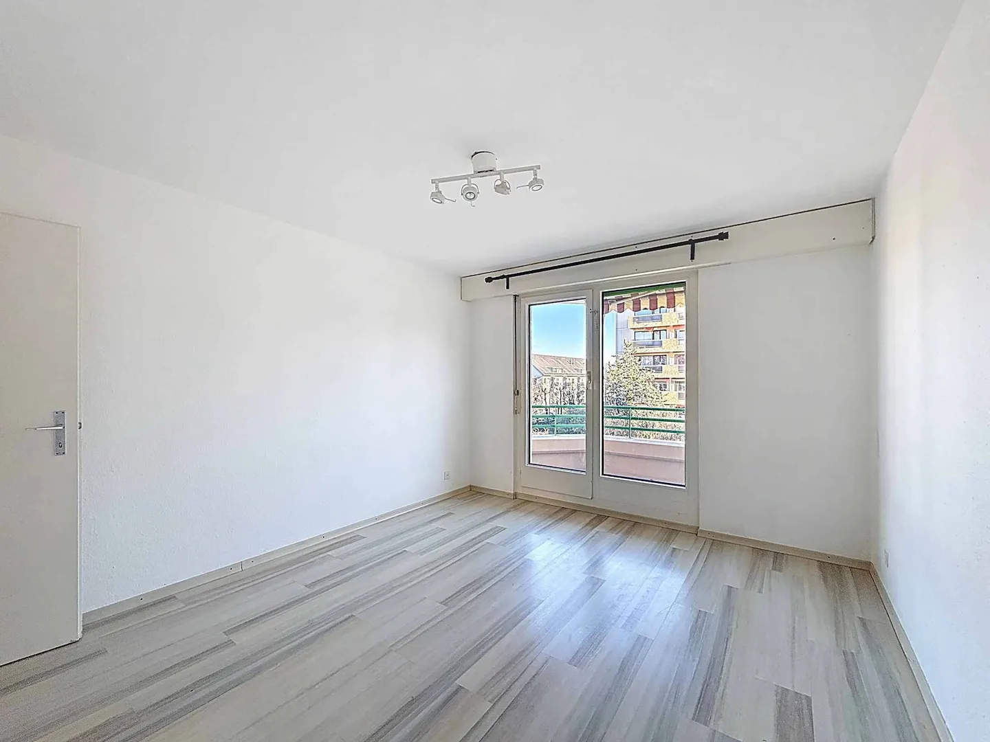 Ideale Lage Wohnung in Gland - Foto 6 von 11