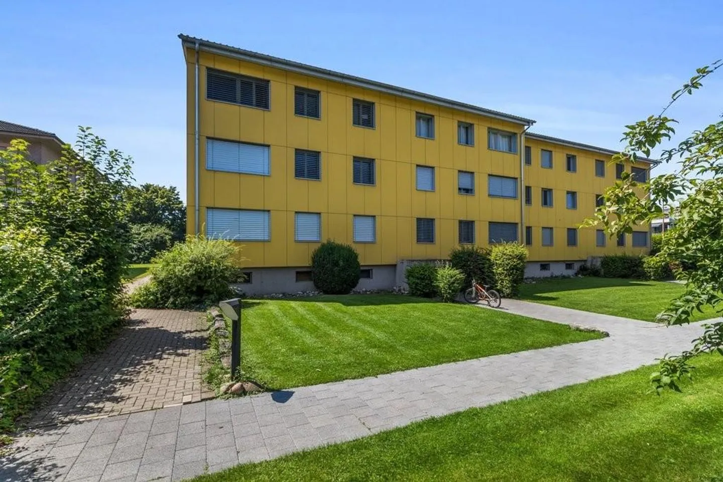 Grosszügige Wohnung mit Wintergarten - Foto 1 von 9