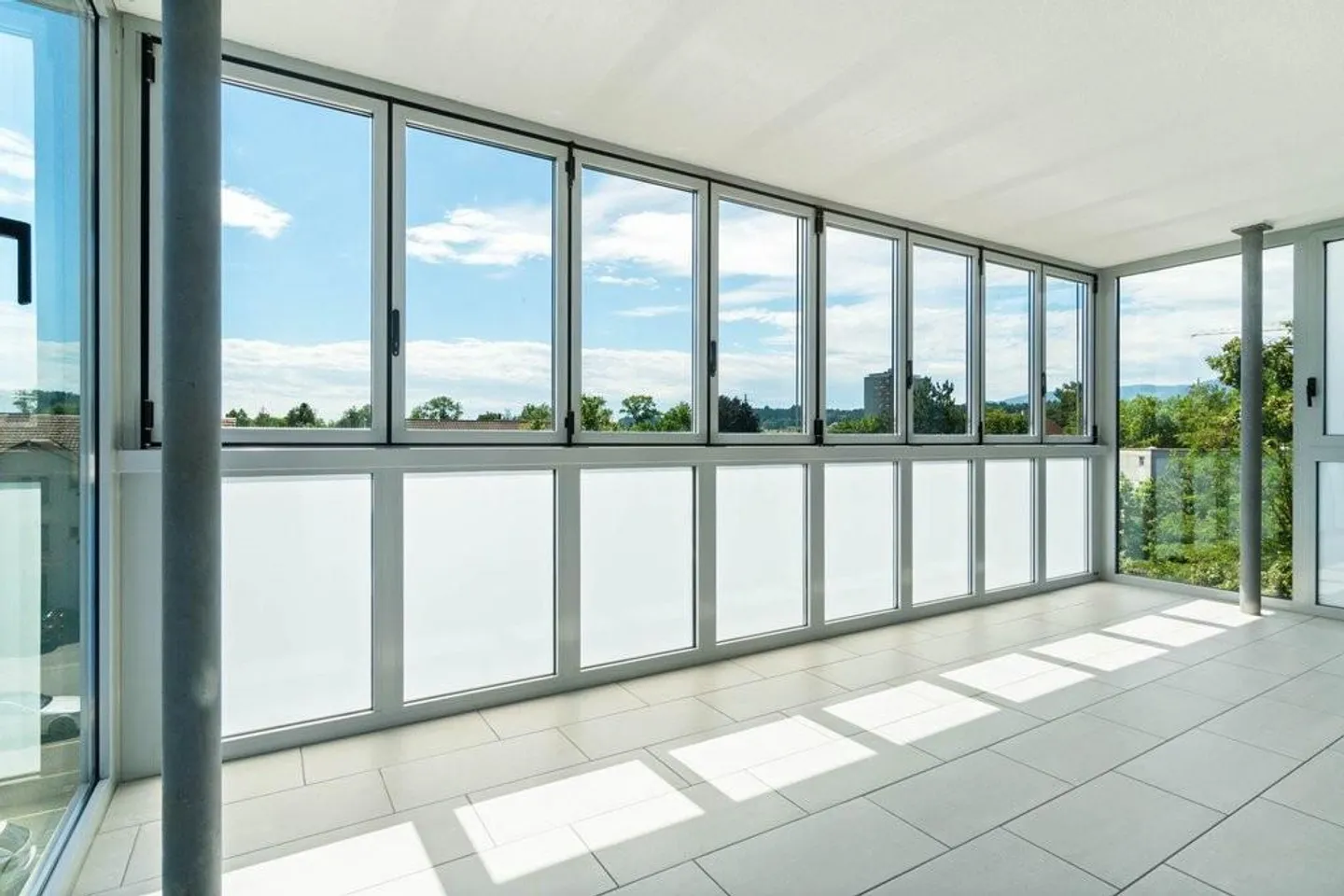 Grosszügige Wohnung mit Wintergarten - Foto 2 von 9