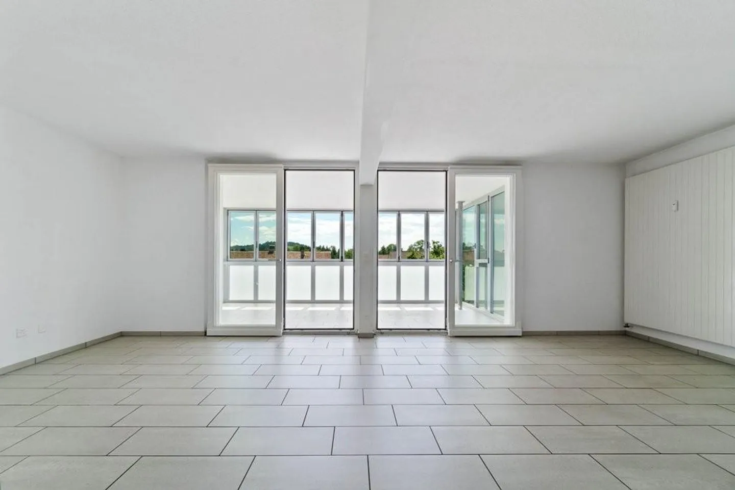 Grosszügige Wohnung mit Wintergarten - Foto 3 von 9