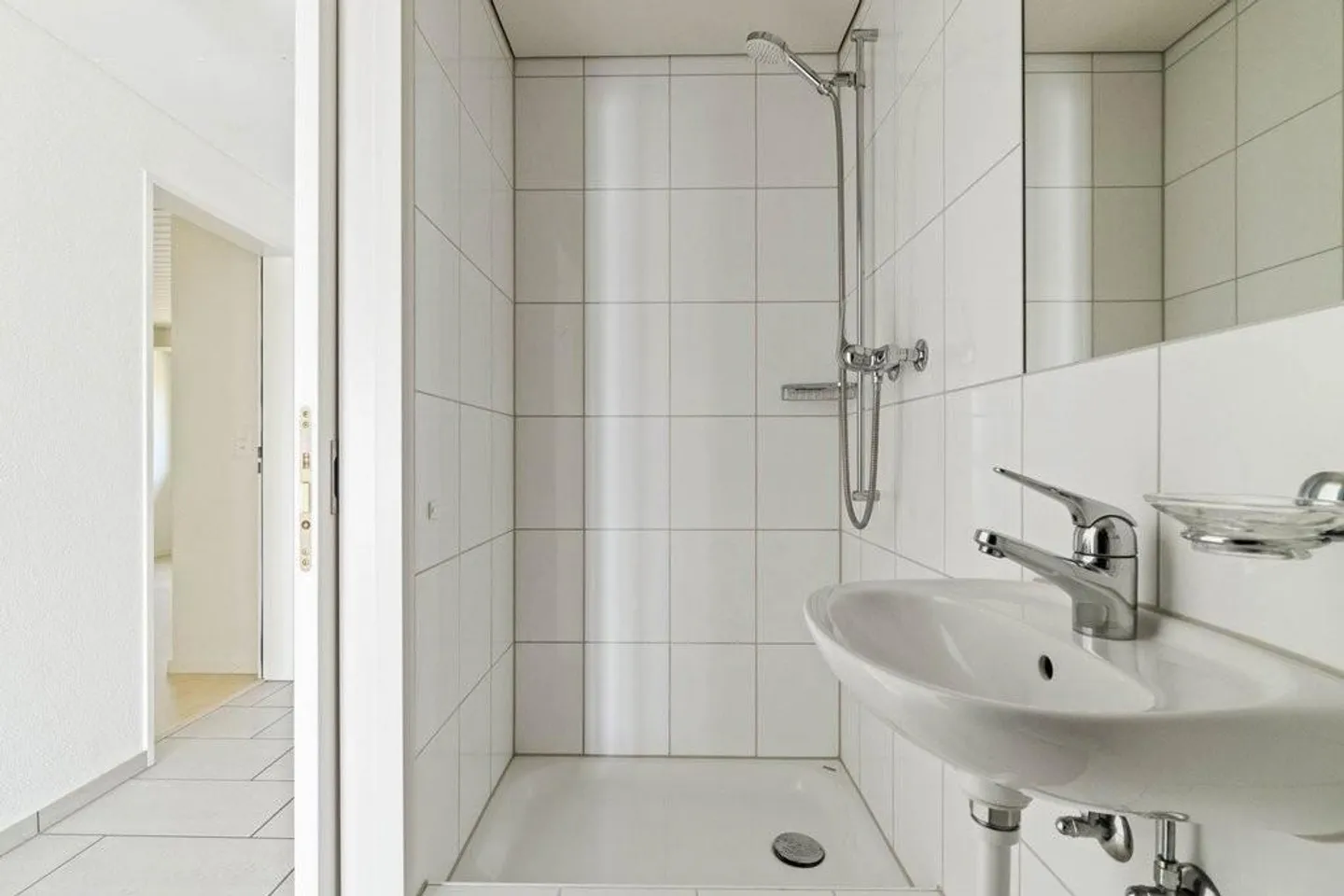 Grosszügige Wohnung mit Wintergarten - Foto 6 von 9