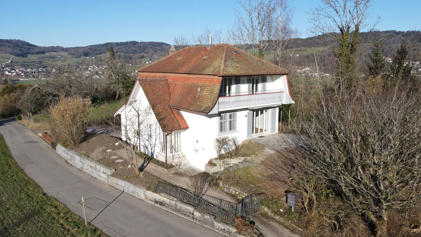 Stupenda casa unifamiliare di 5,5 stanze in affitto in una posizione tranquilla - Foto 1 di 19