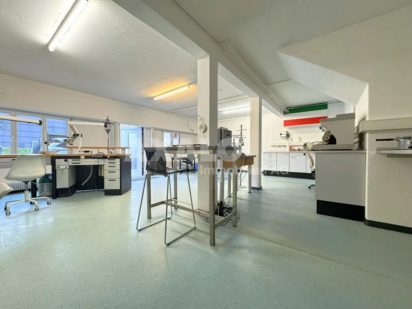 Espace commercial au rez-de-chaussée pour diverses possibilités d'utilisation... - Photo 6 sur 10