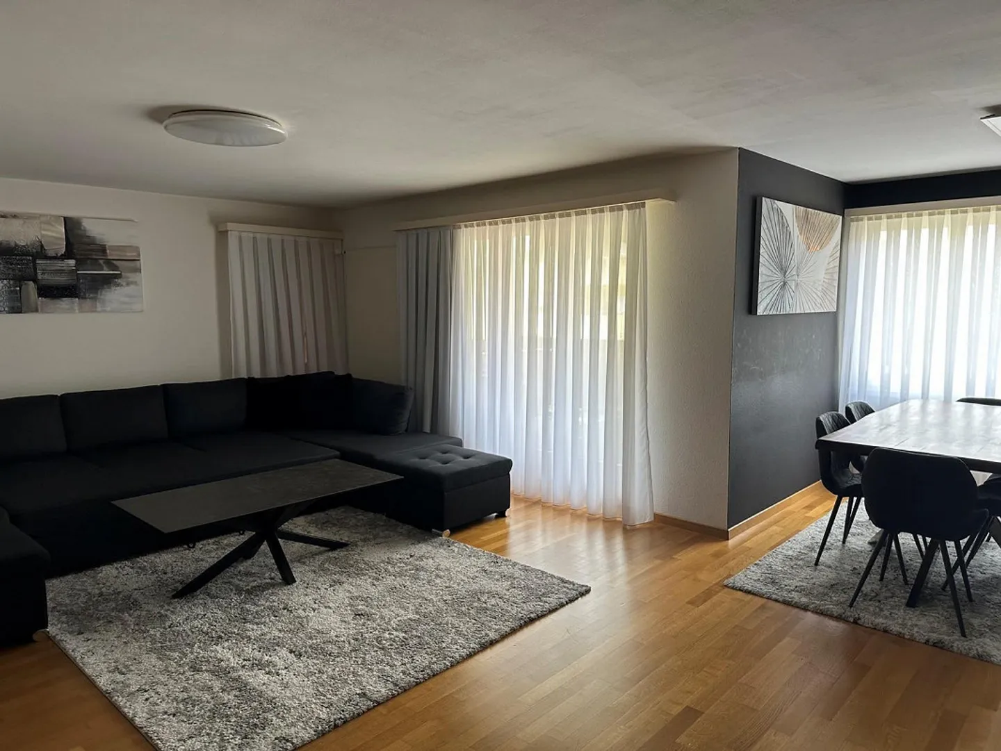 Gemütliche Wohnung mit Cheminée - Foto 1 von 6