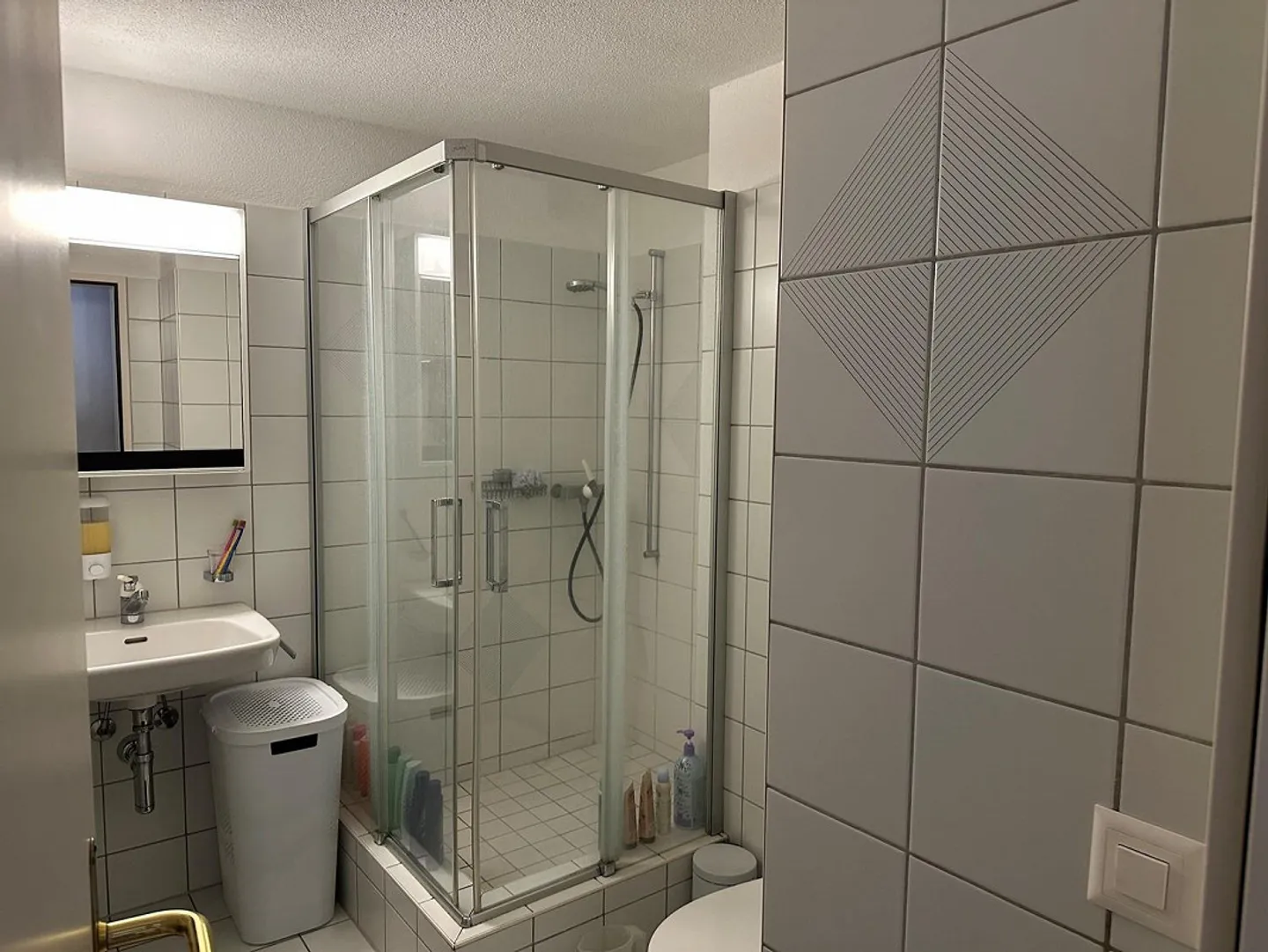 Gemütliche Wohnung mit Cheminée - Foto 3 von 6