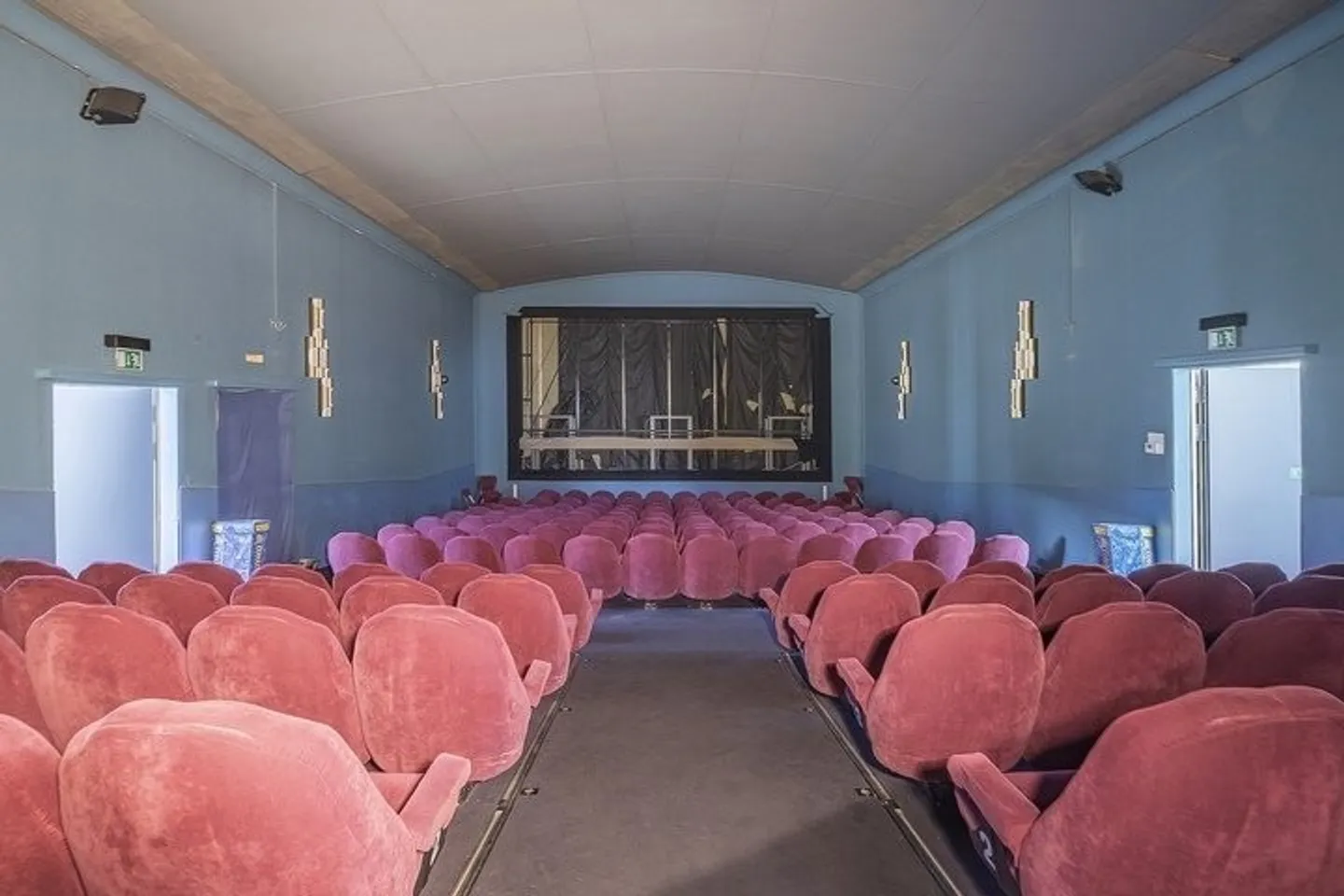 EDIFICIO RESIDENZIALE E COMMERCIALE CON STORIA - EX CINEMA CON POTENZIALE - Foto 6 di 8