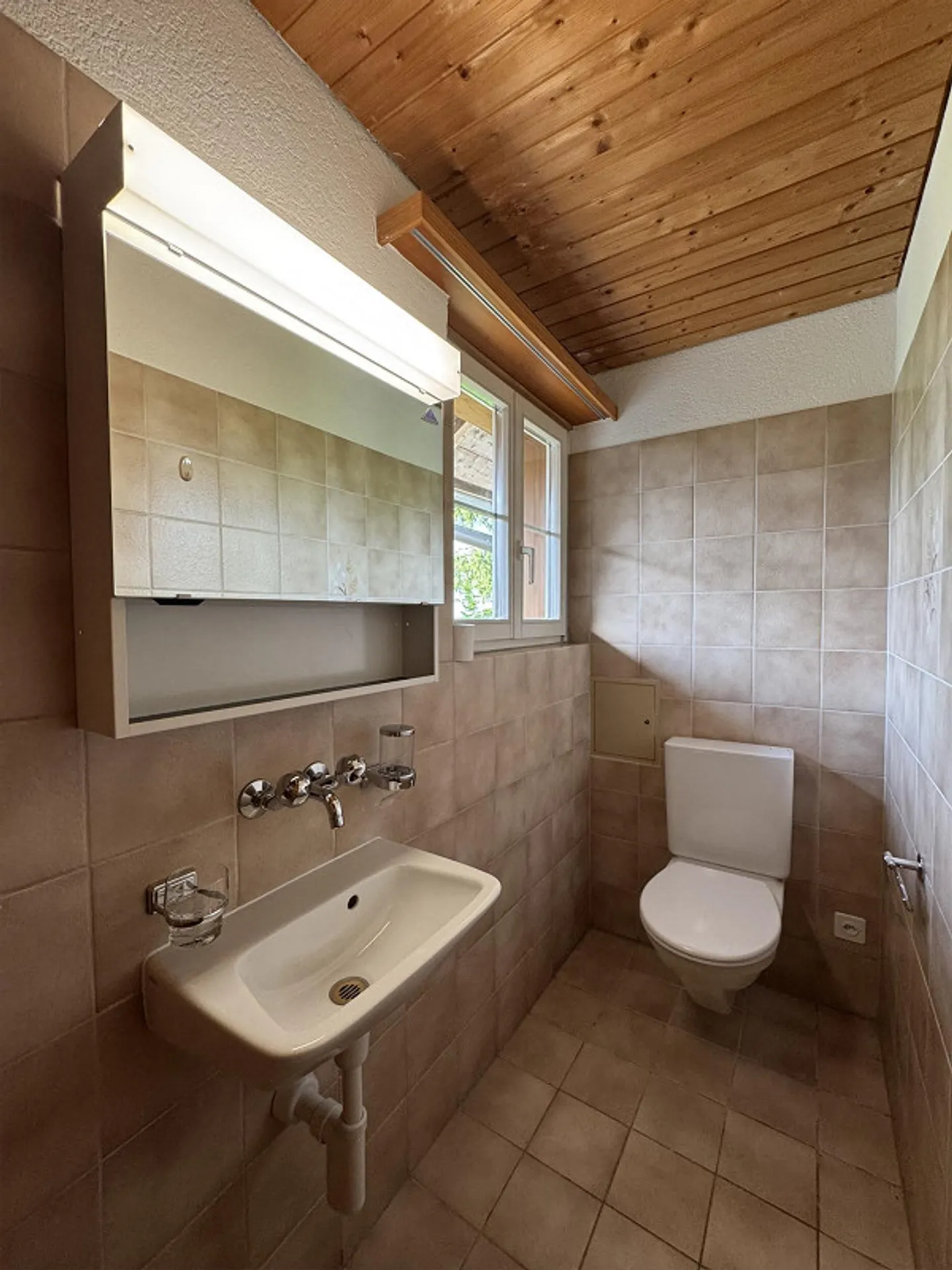 Grand appartement de 3,5 pièces avec garage et place de parking à louer - Photo 7 sur 23