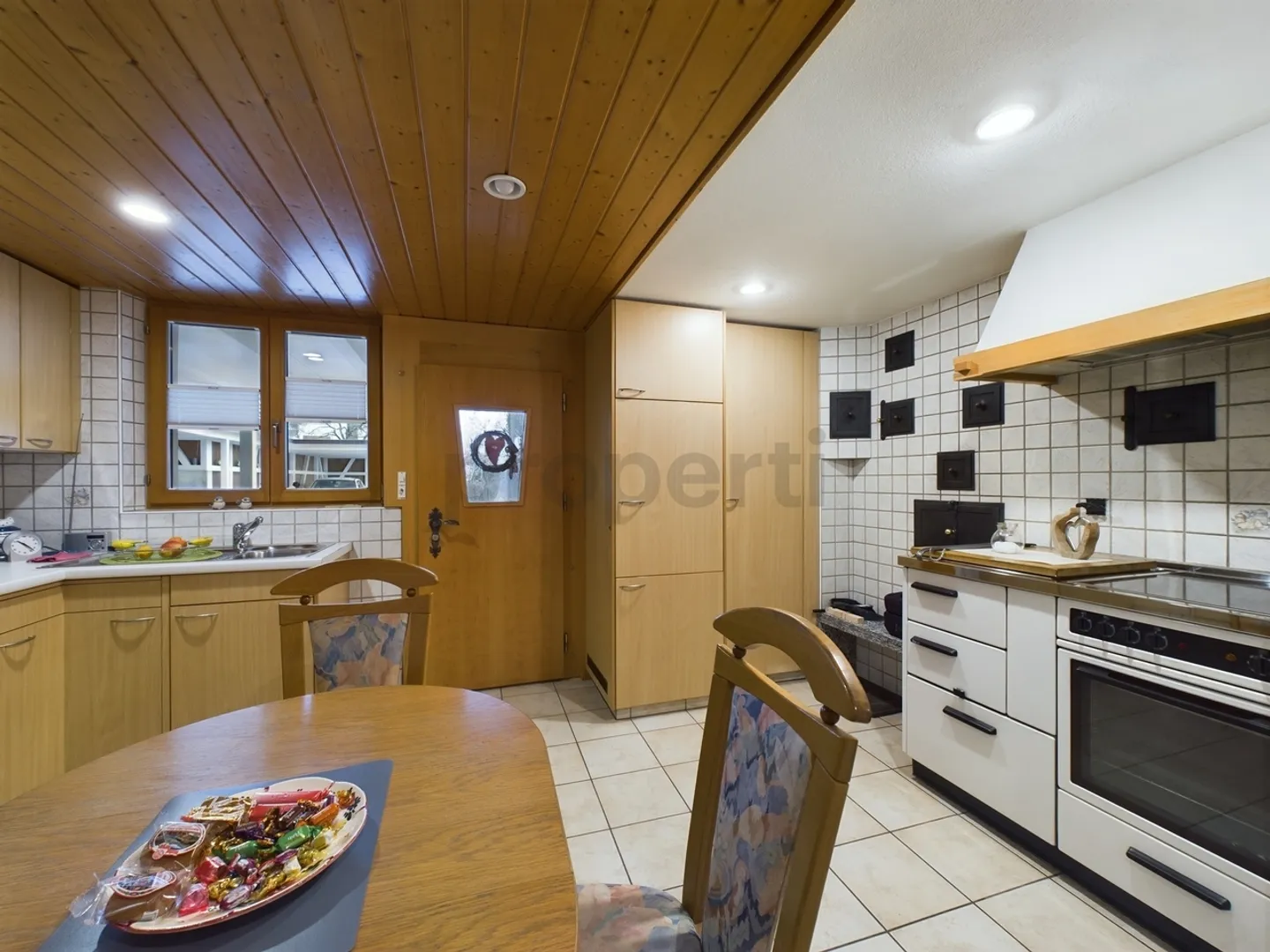 Charmantes Einfamilienhaus Mit Baulandreserve und Vorprojekt für MFH - Foto 2 von 13