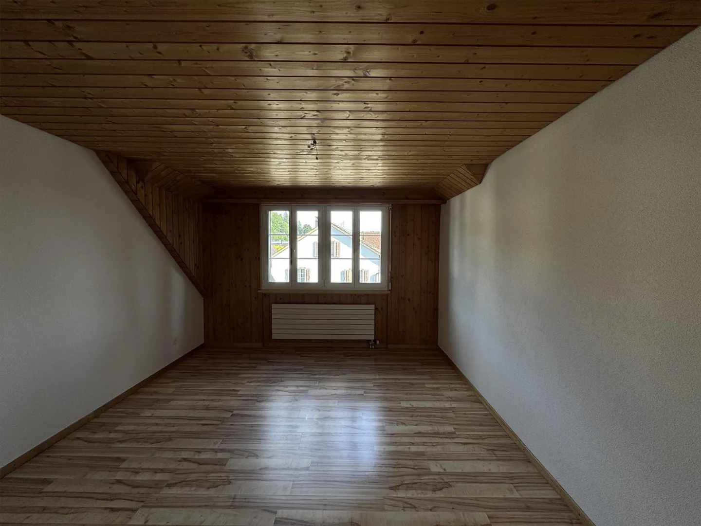 Grand appartement de 3,5 pièces avec garage et place de parking à louer - Photo 13 sur 23