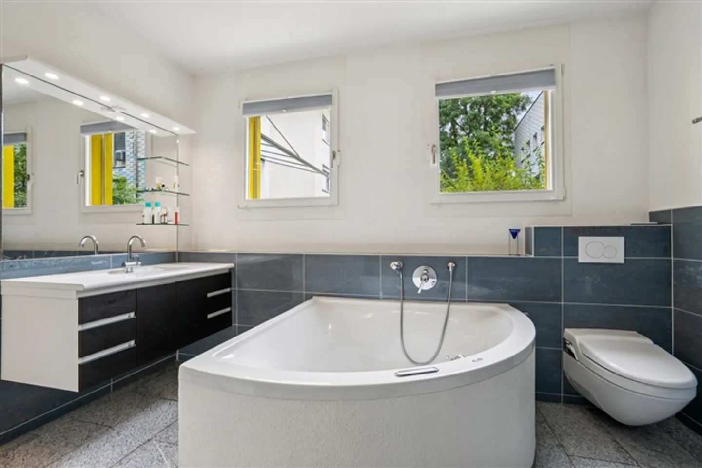 «ALL IN ONE - WOHNEN UND ARBEITEN AN TOPP LAGE» - Foto 12 von 13