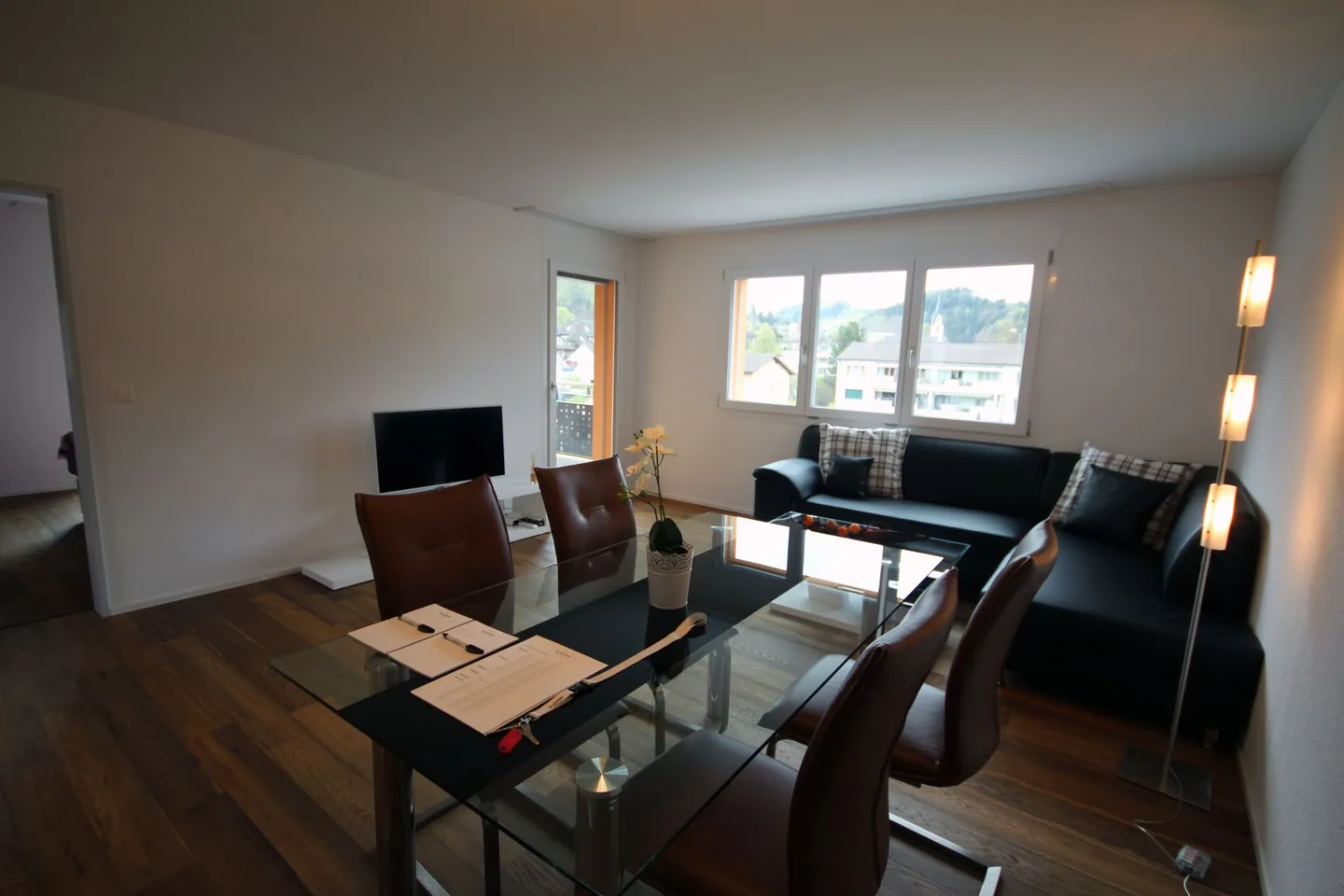 Charming, bright 3-room apartment in a central location! - Photo 5 of 8
