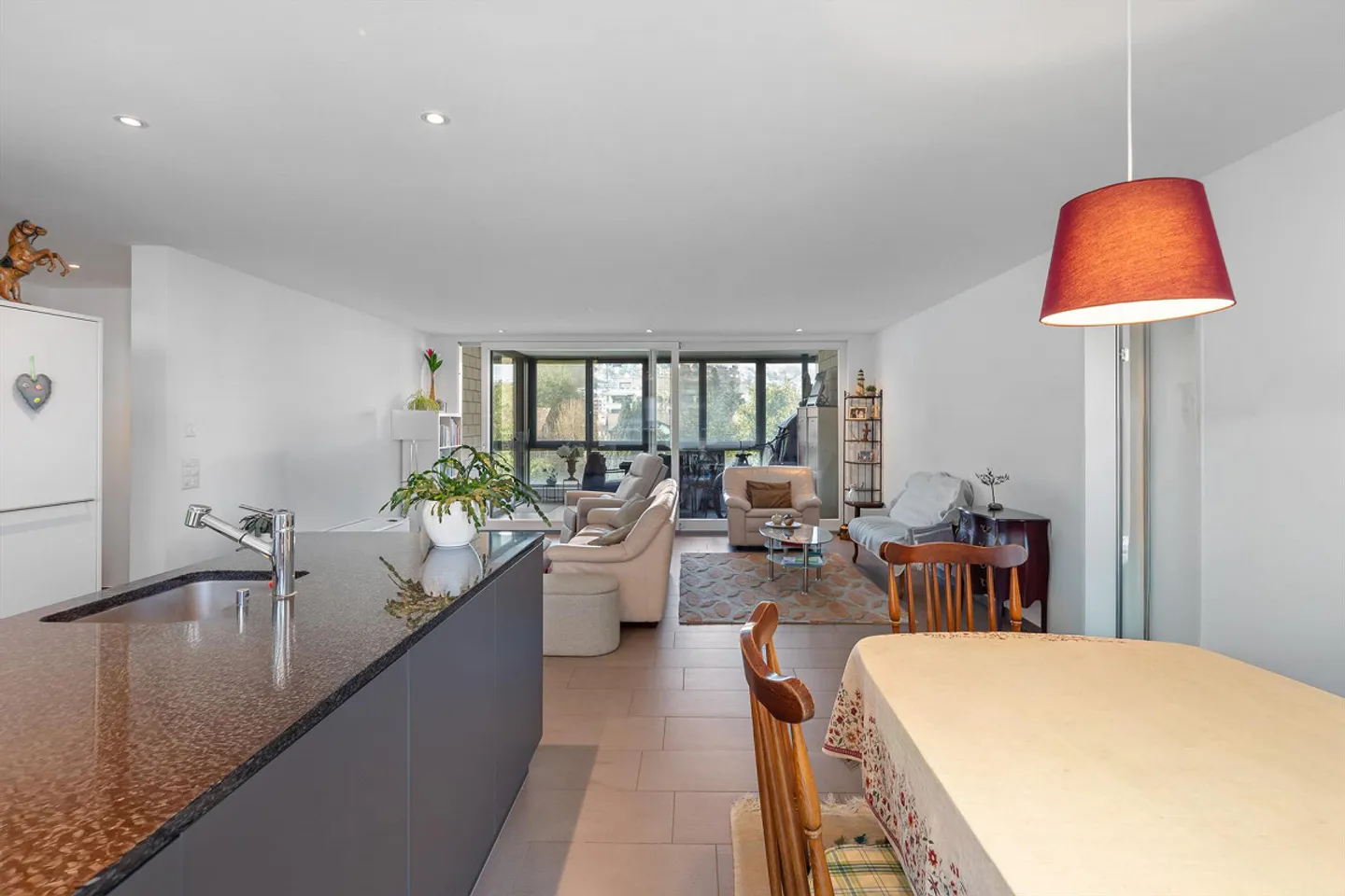 Modern 4½-Room Apartment - Photo 4 of 12