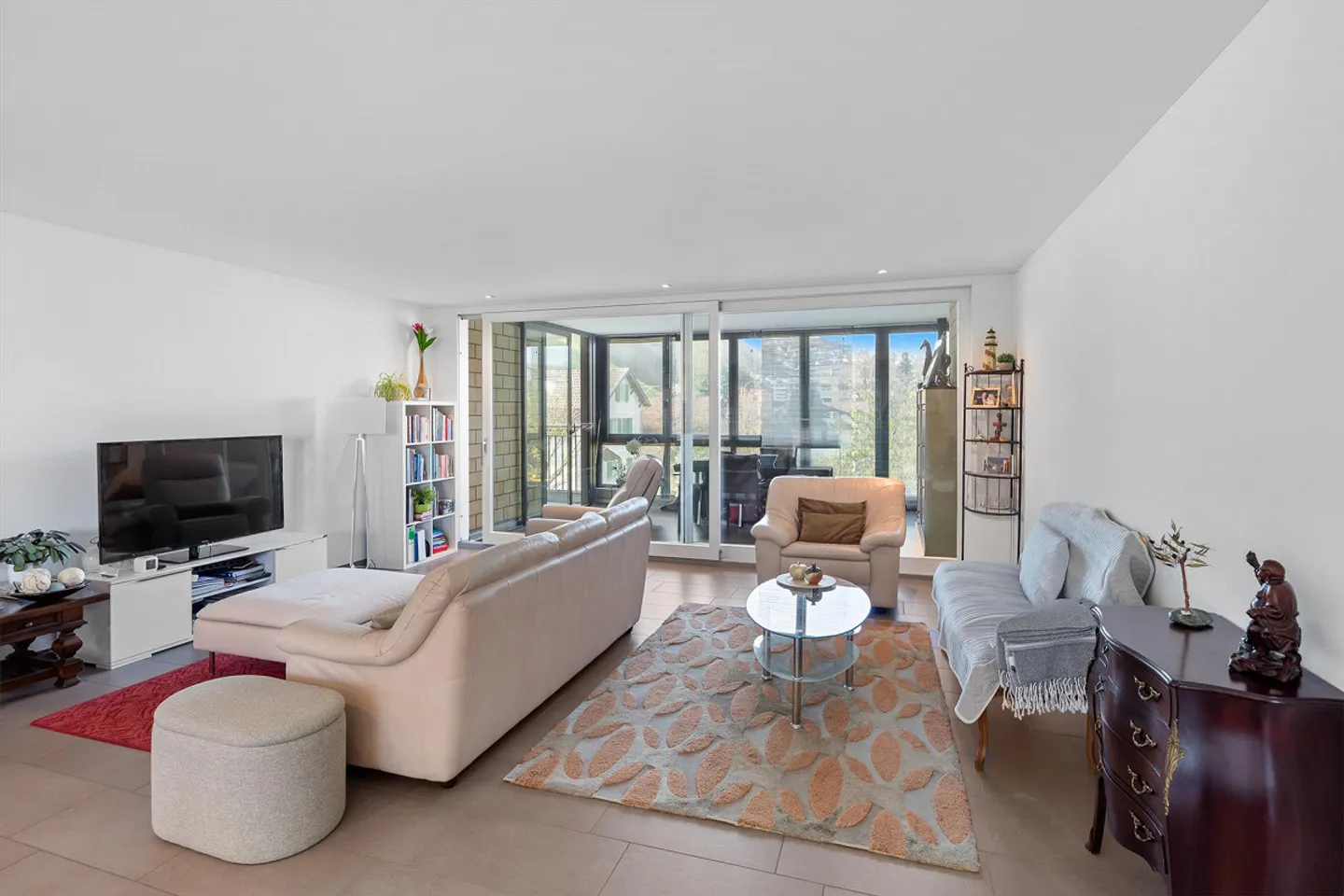 Modern 4½-Room Apartment - Photo 5 of 12