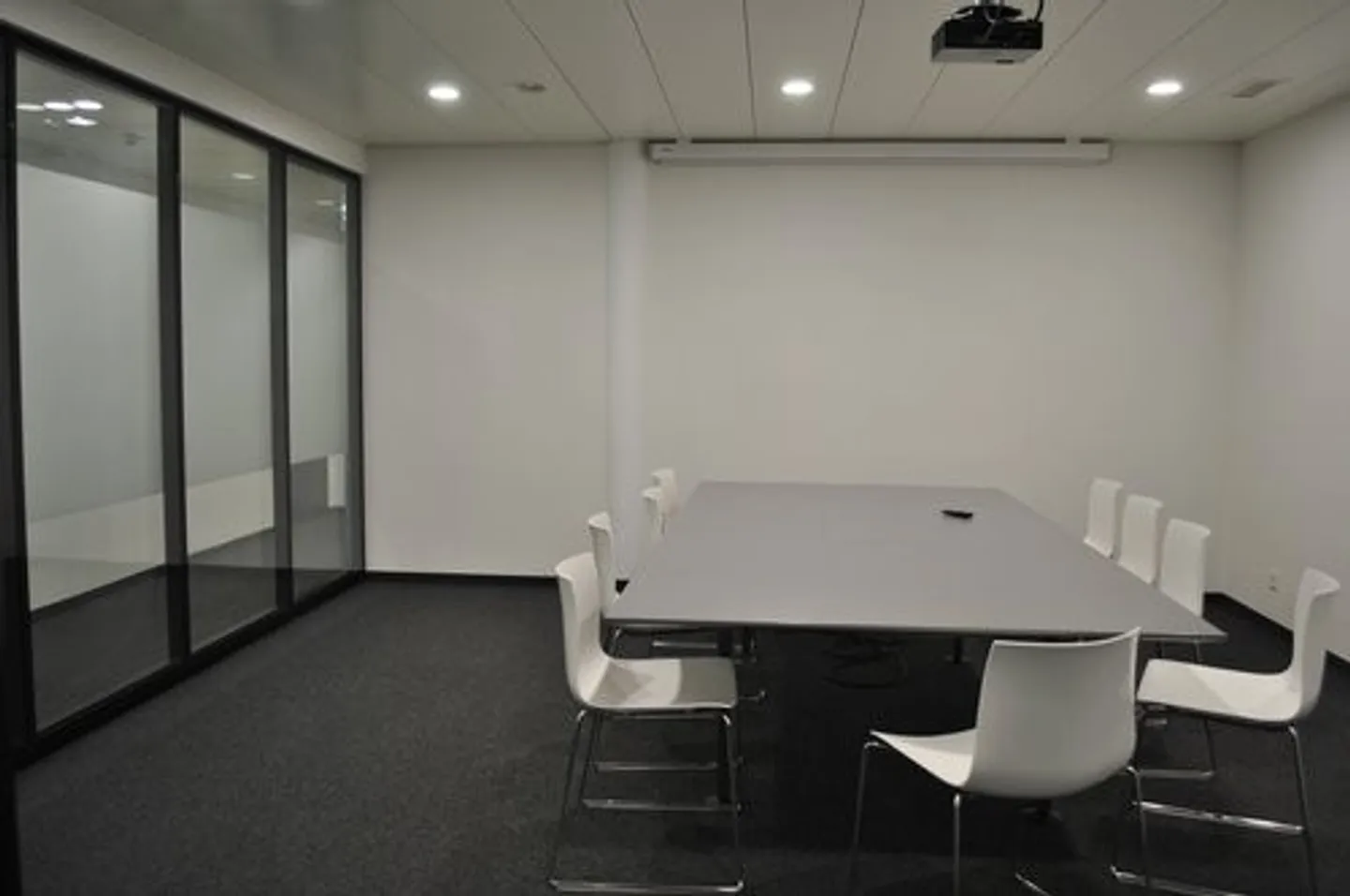 Office space for rent - Photo 2 of 5