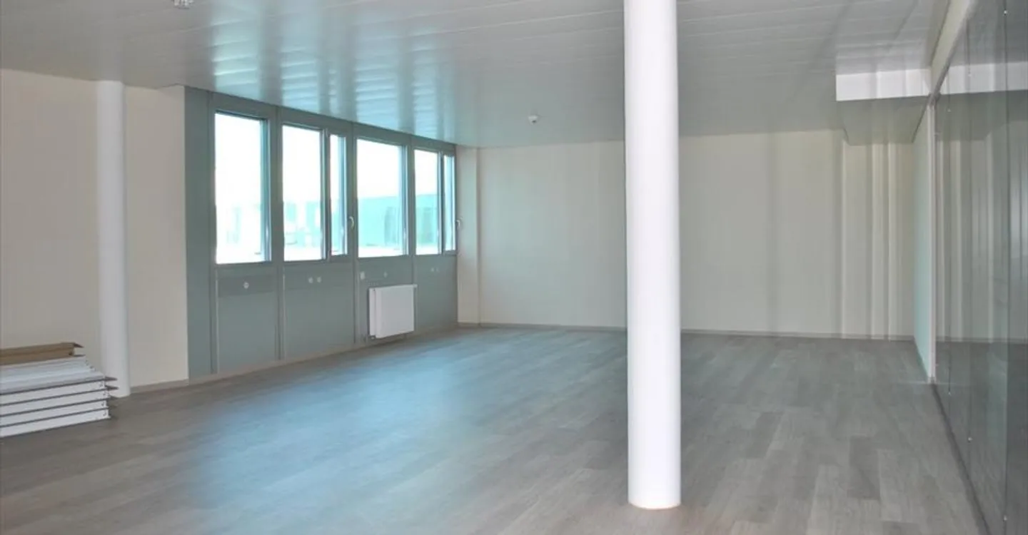 Office space for rent - Photo 3 of 5