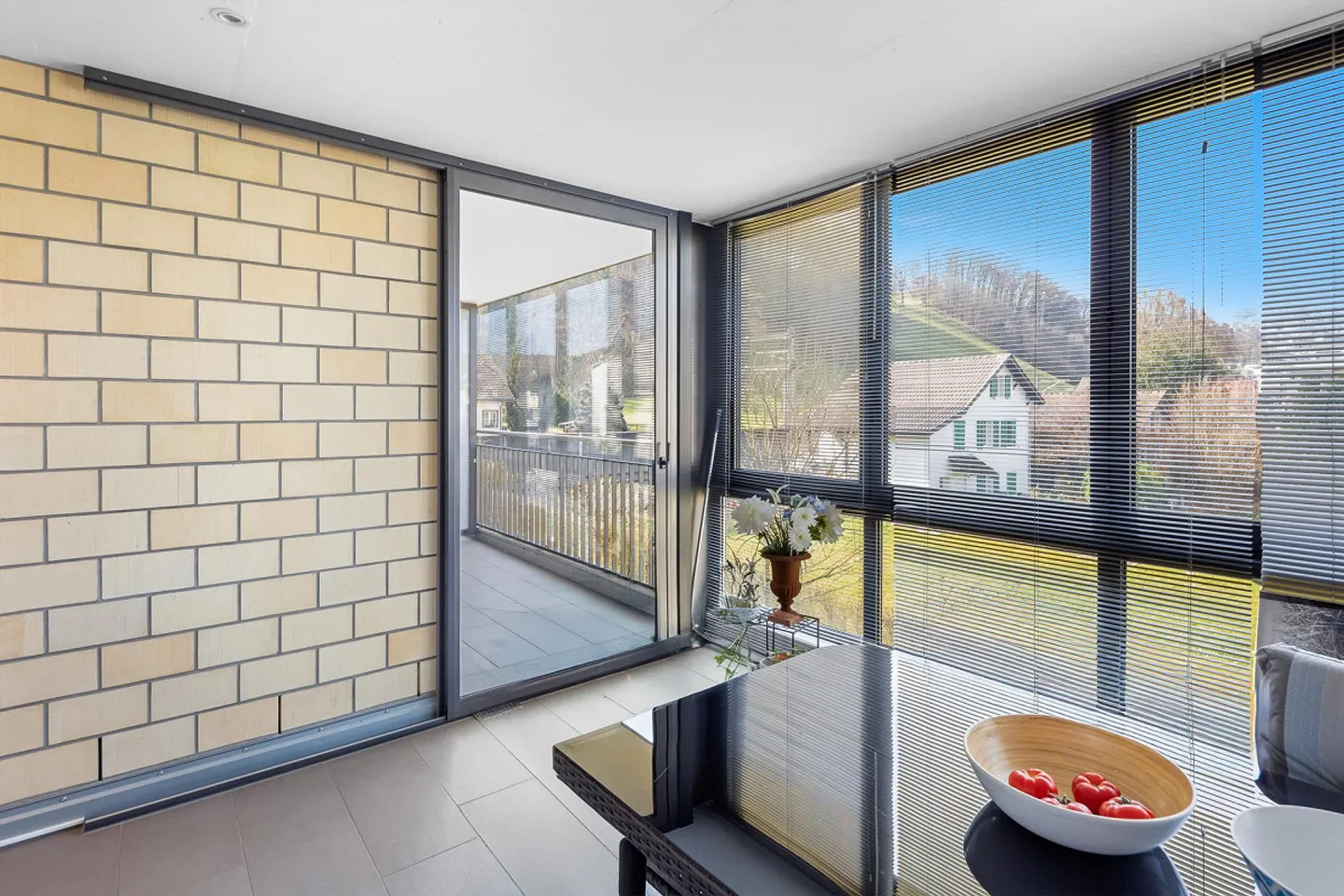 Modern 4½-Room Apartment - Photo 6 of 12