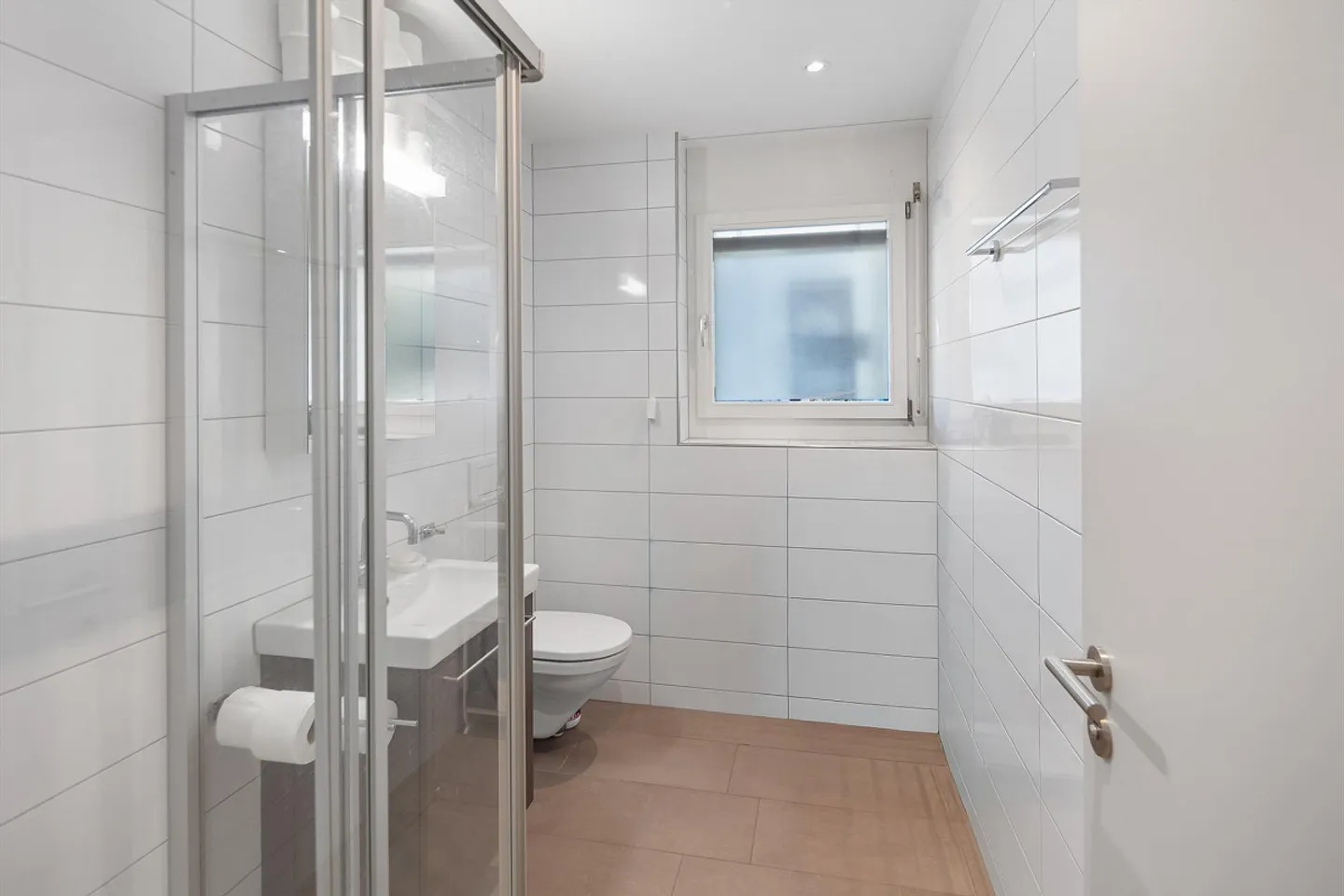 Modern 4½-Room Apartment - Photo 11 of 12