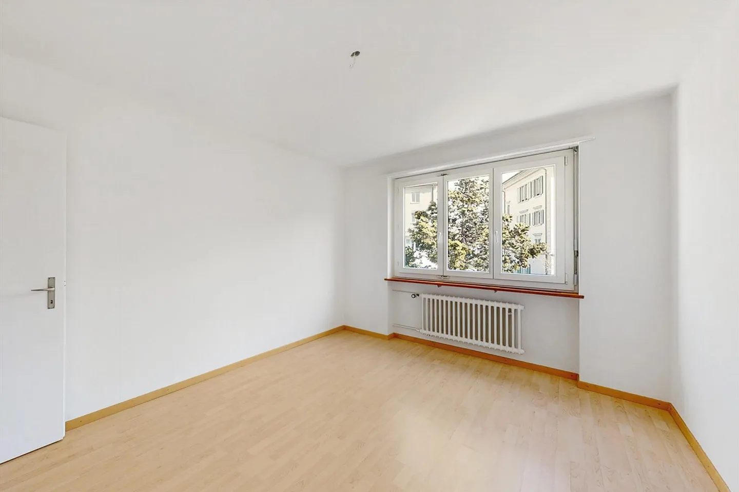 Apartment for rent - Photo 3 of 6