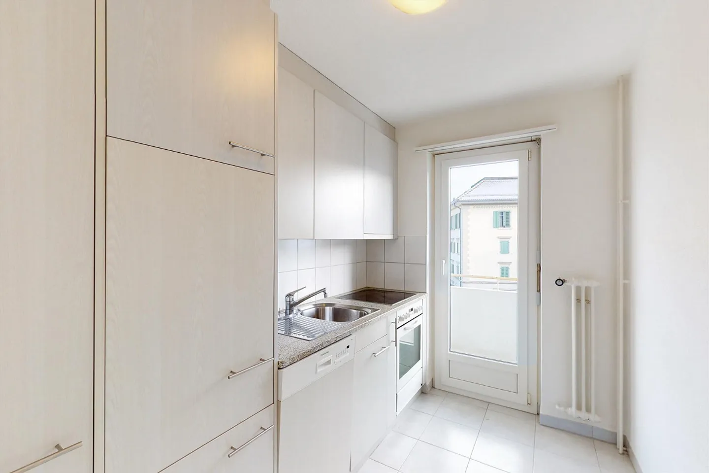 Apartment for rent - Photo 4 of 6