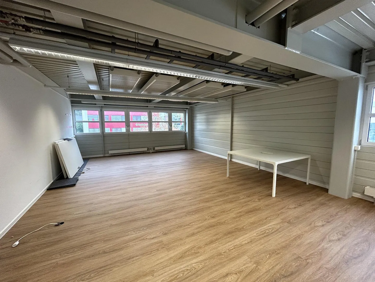 Travaillez directement au bord du lac ! - Photo 6 sur 13