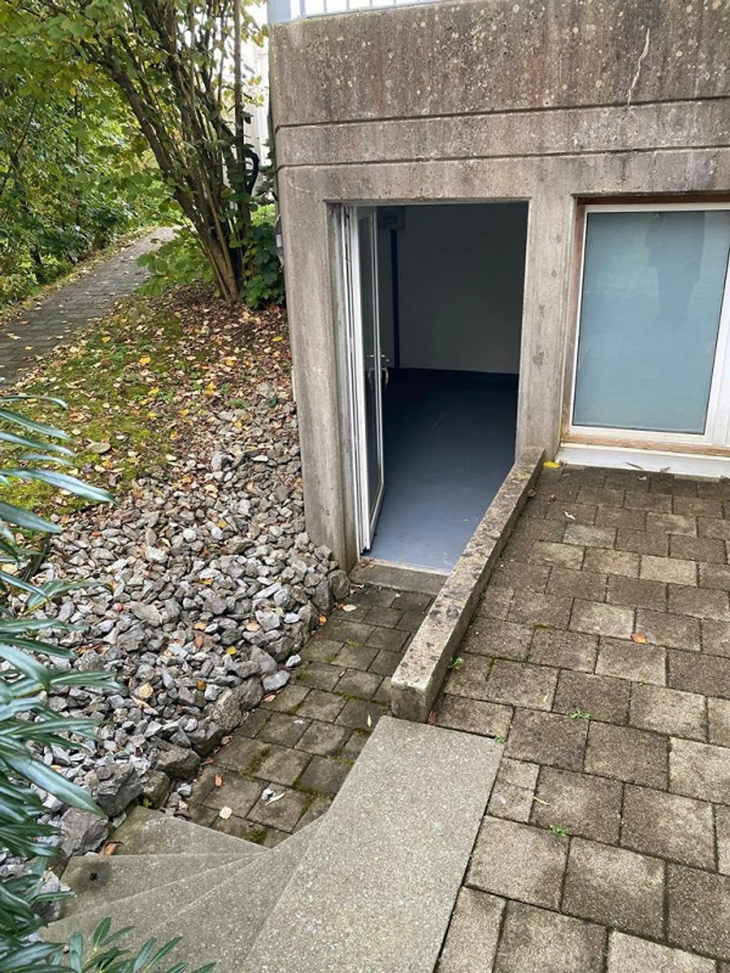 Salle de bricolage à louer ! - Photo 2 sur 4