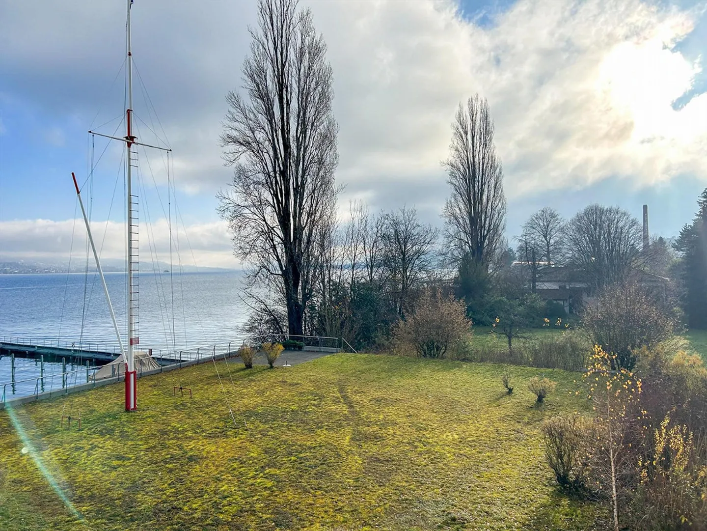 Travaillez directement au bord du lac ! - Photo 8 sur 13